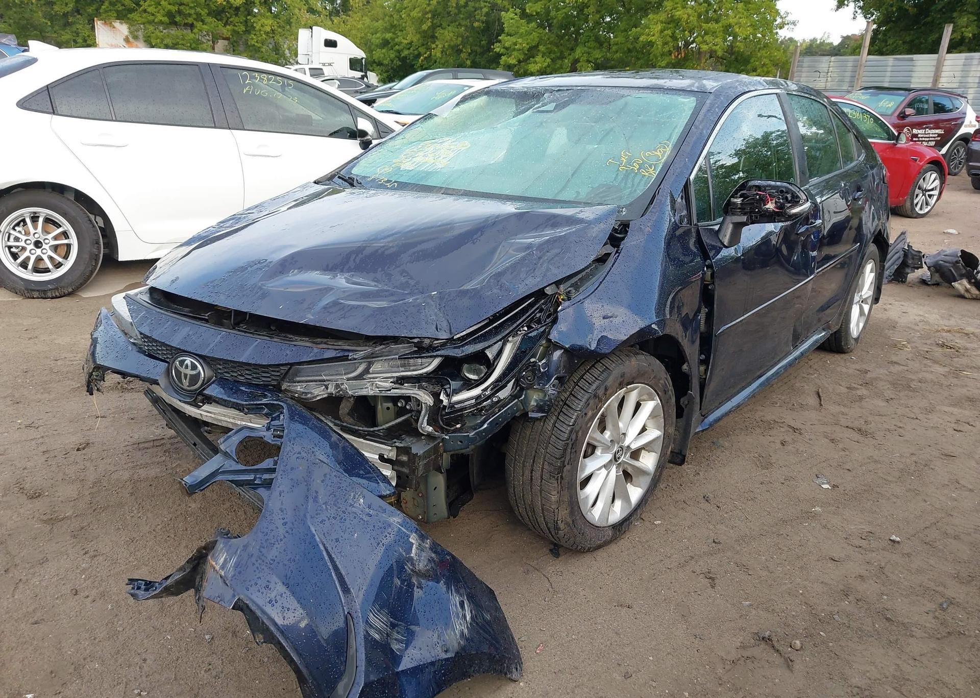 2020 TOYOTA Corolla XLE