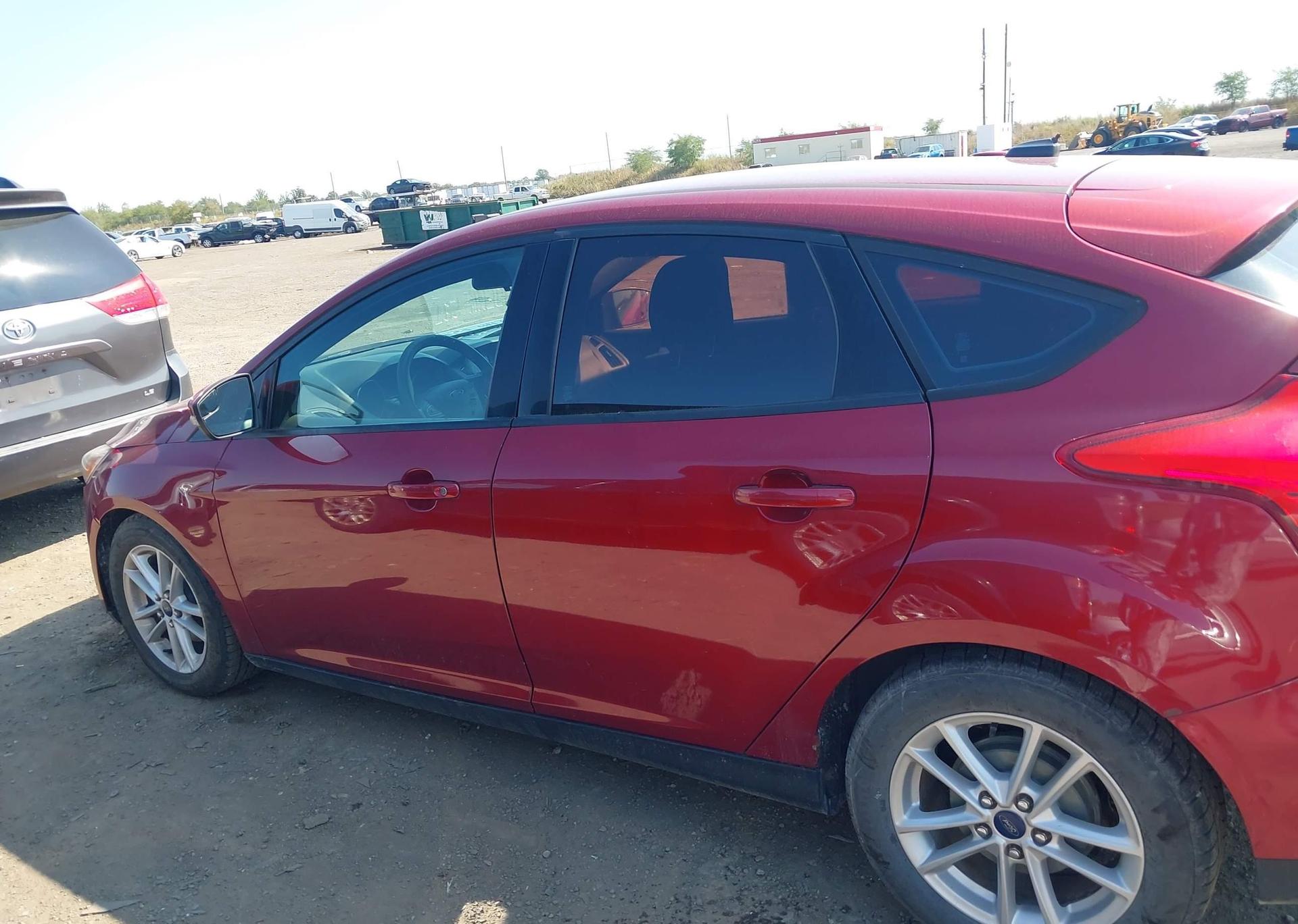 2015 FORD FOCUS SE