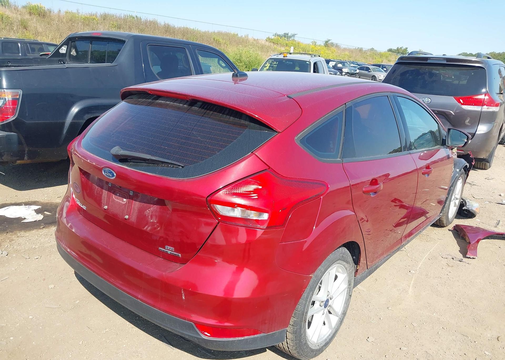 2015 FORD FOCUS SE
