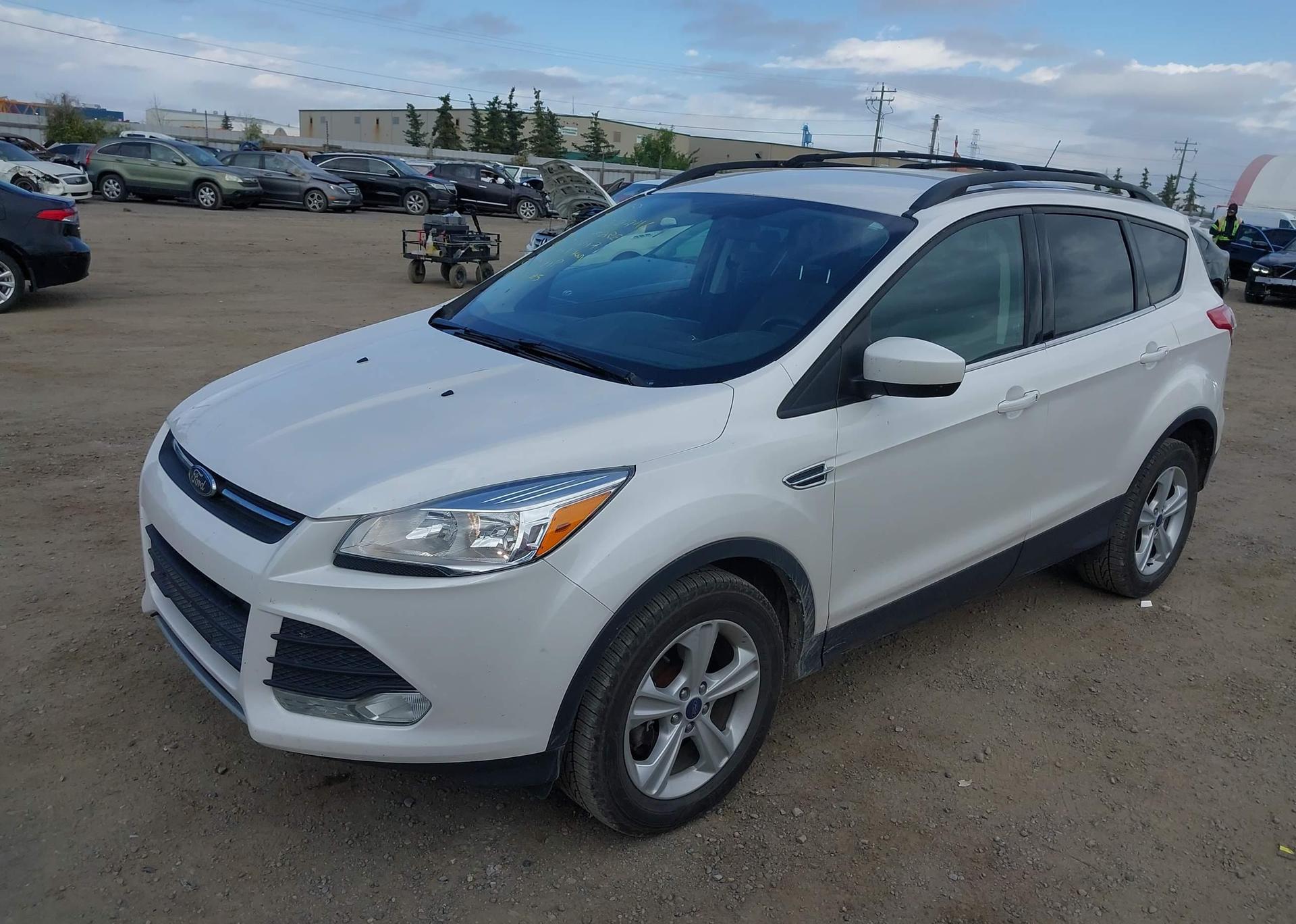 2015 FORD ESCAPE SE