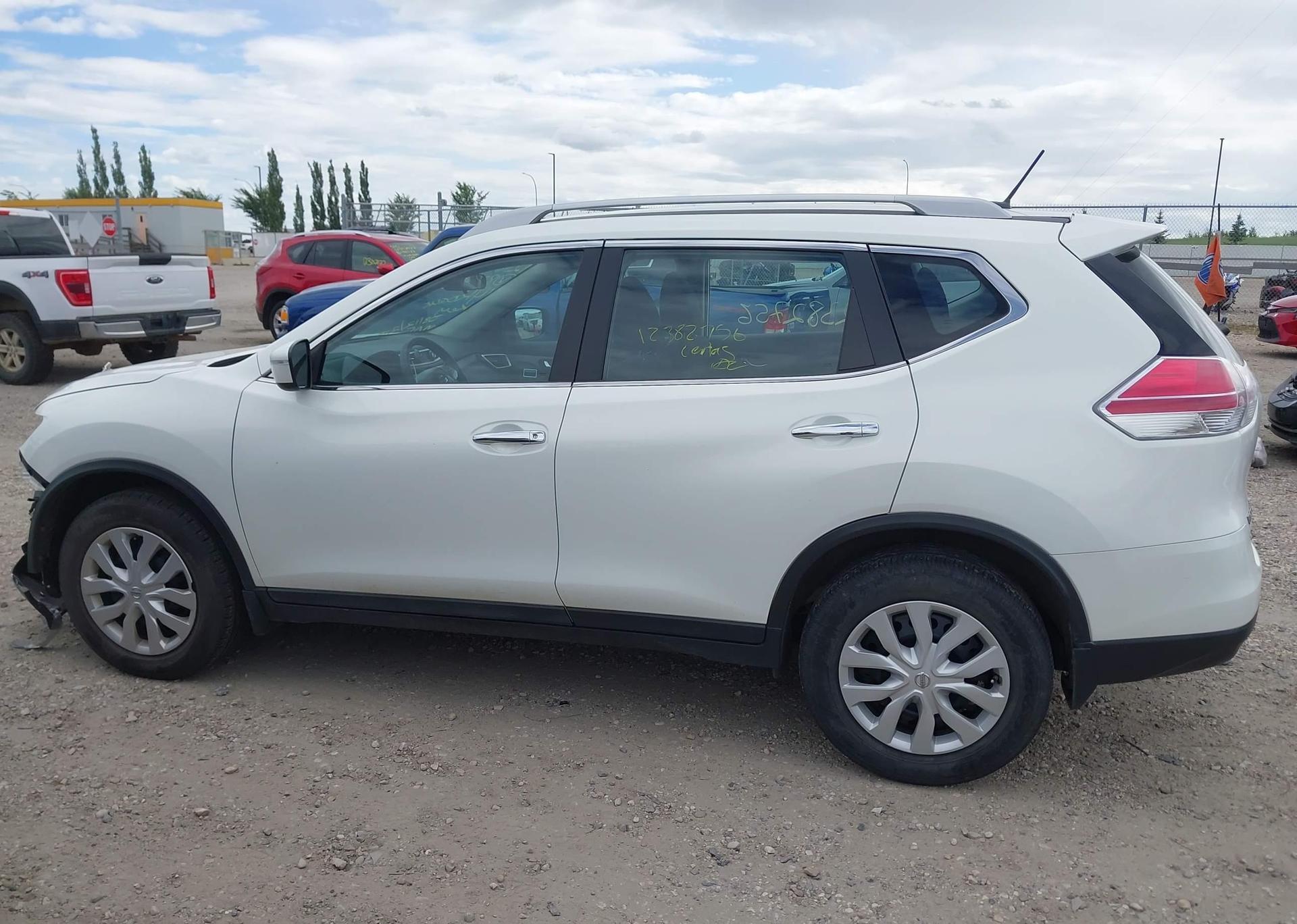 2014 NISSAN ROGUE S