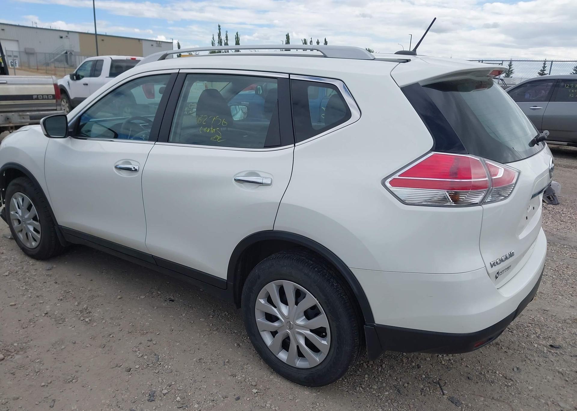 2014 NISSAN ROGUE S