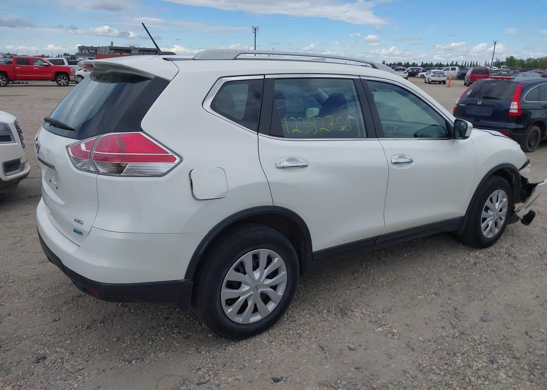 2014 NISSAN ROGUE S