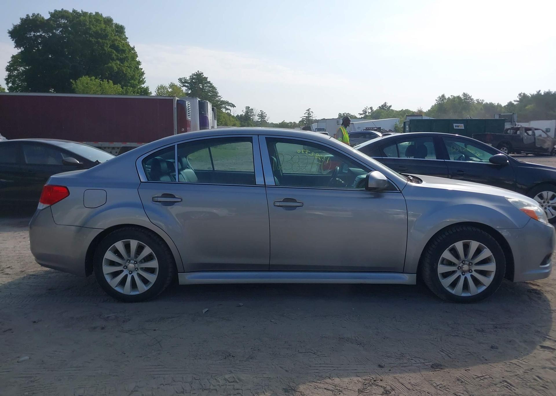 2011 SUBARU LEGACY 3.6R LIMITED