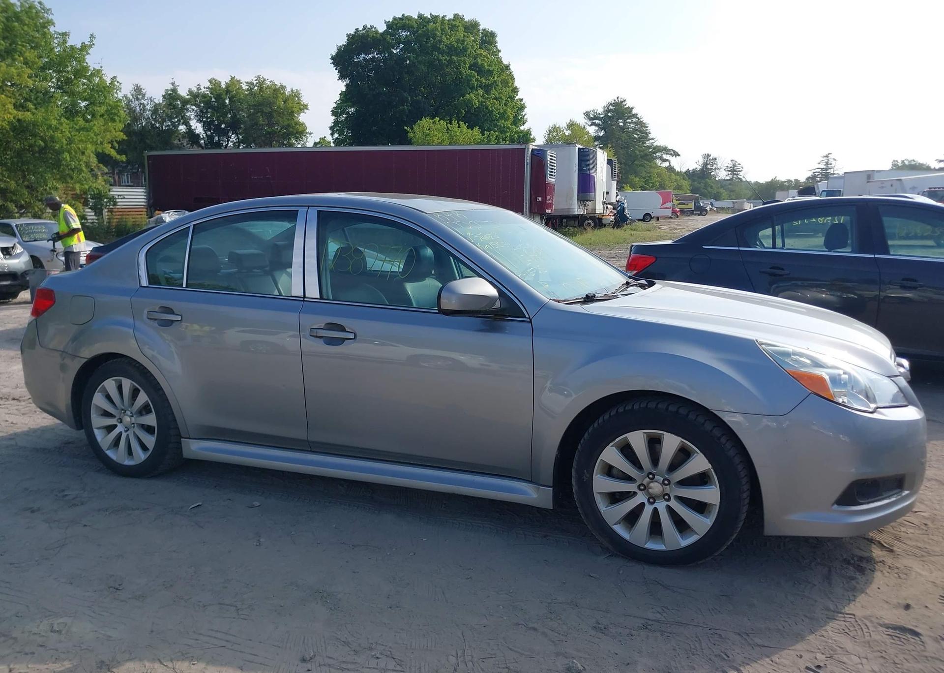 2011 SUBARU LEGACY 3.6R LIMITED