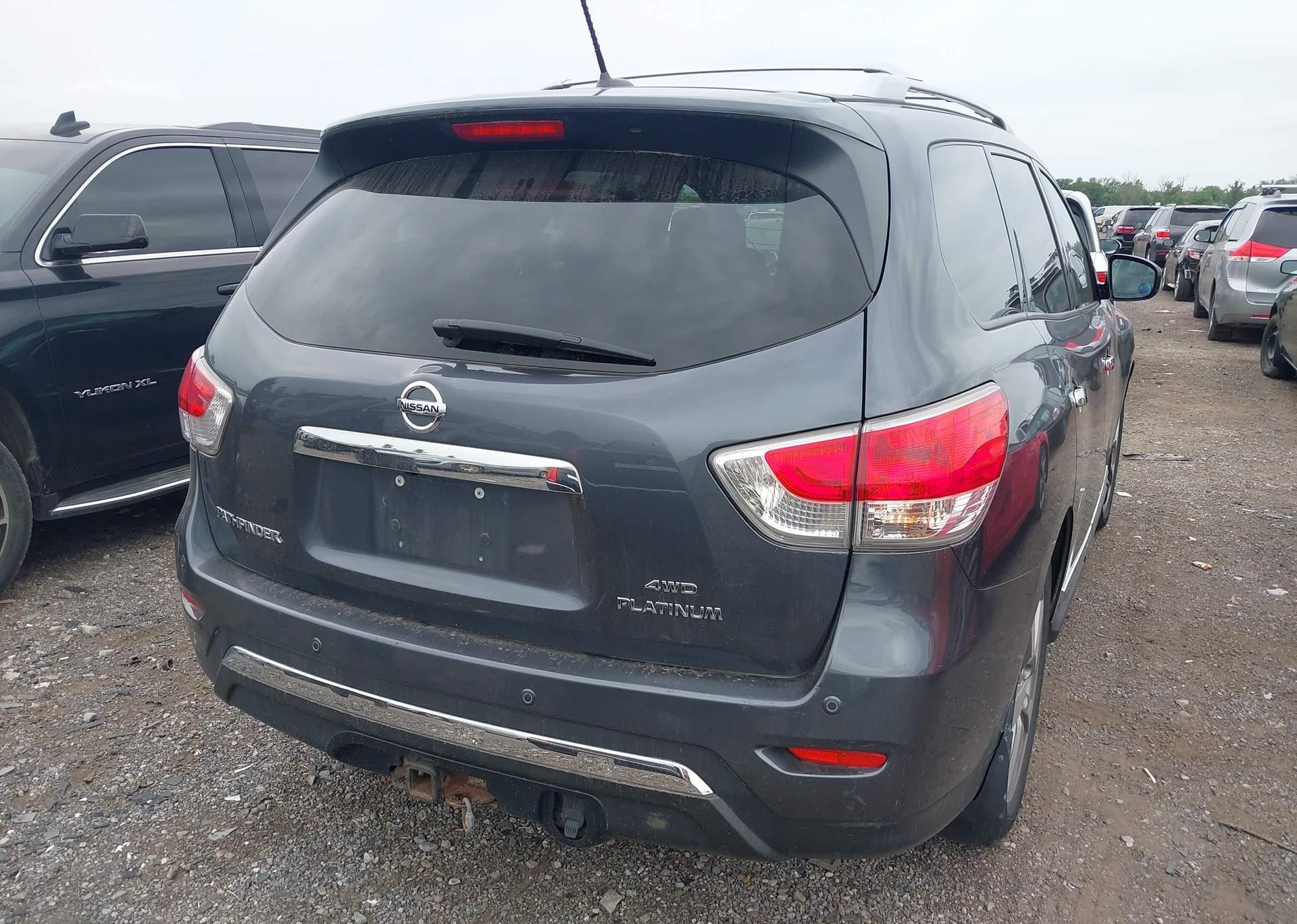 2014 NISSAN PATHFINDER S