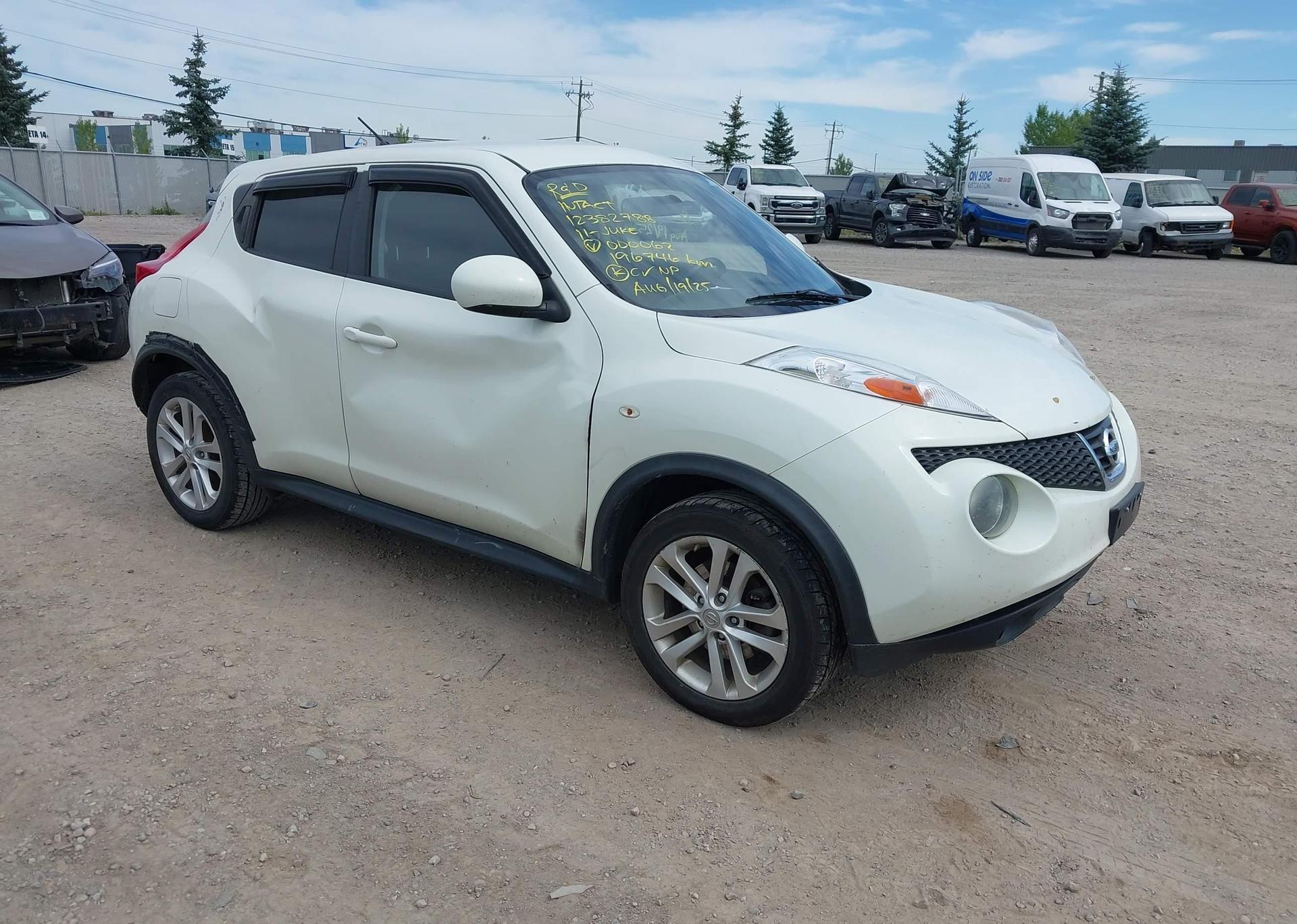 2011 NISSAN JUKE SV