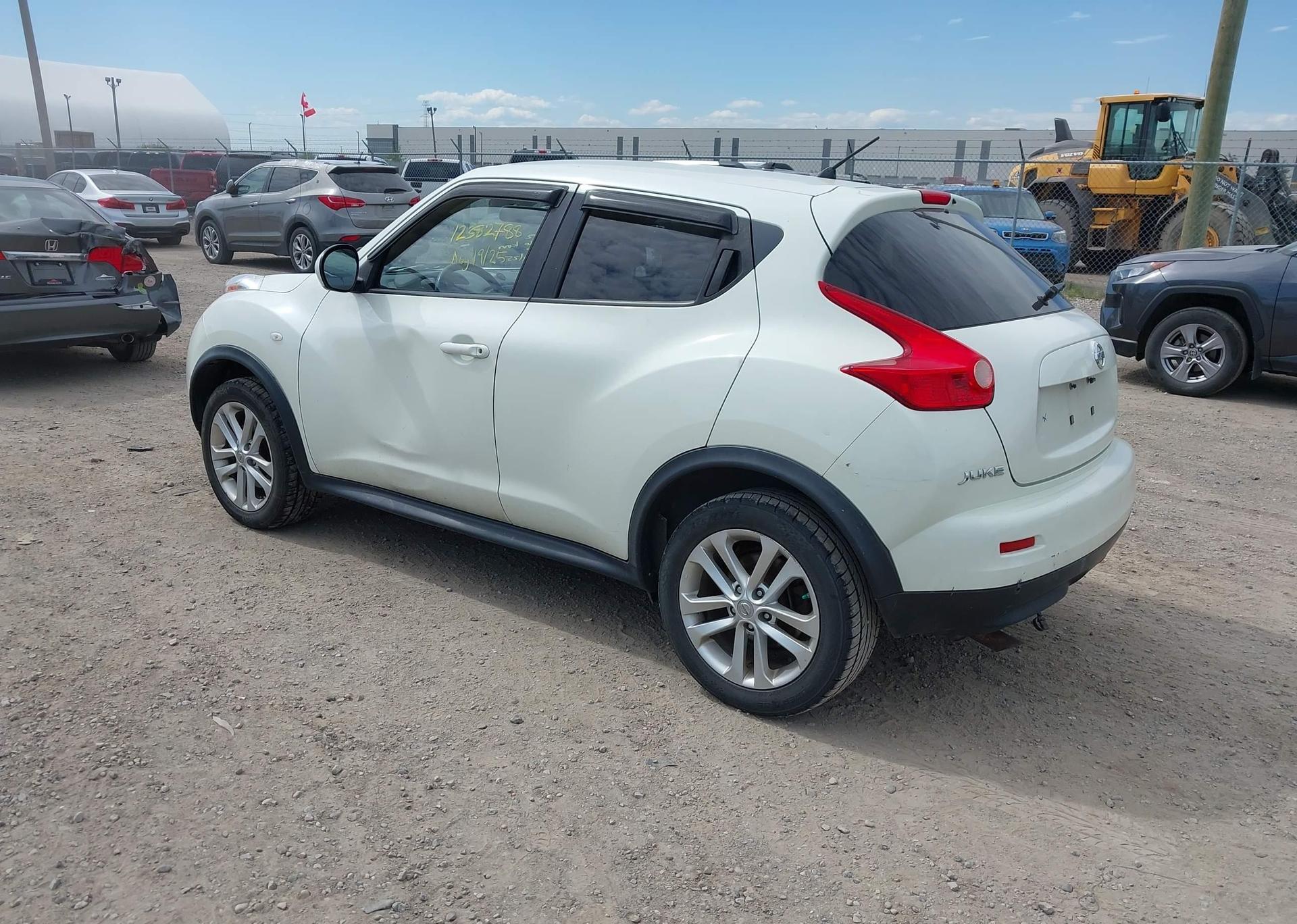 2011 NISSAN JUKE SV