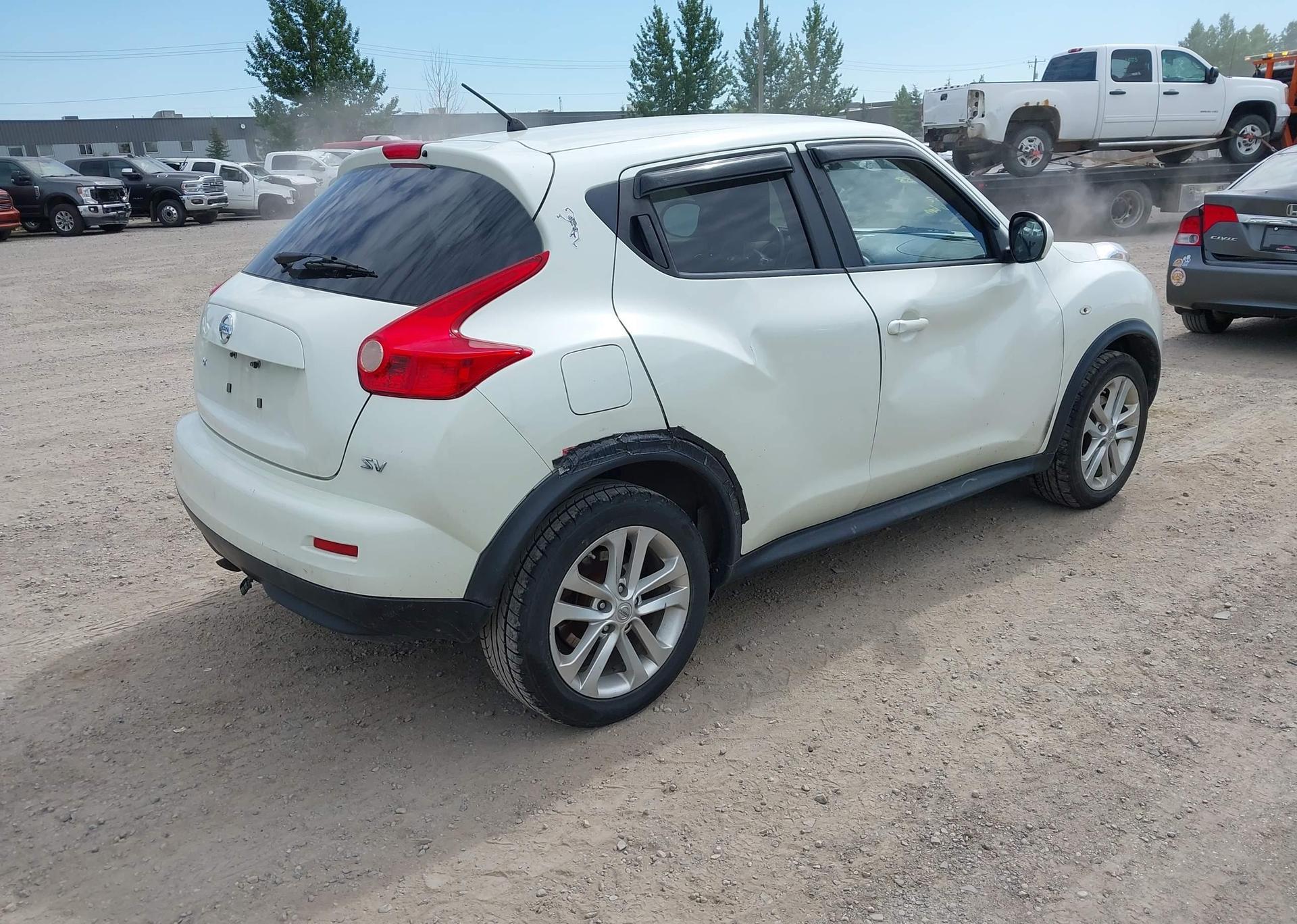 2011 NISSAN JUKE SV