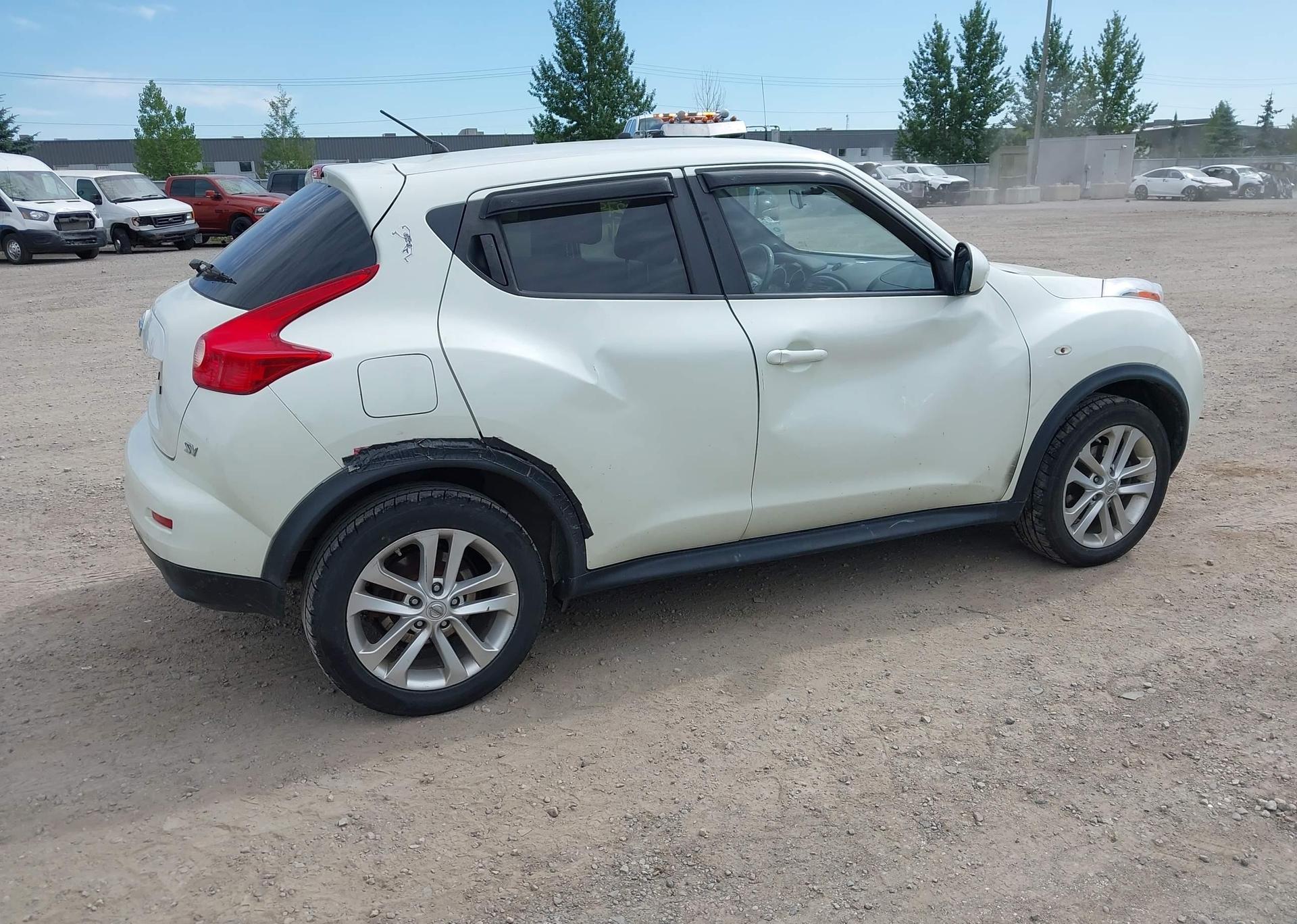 2011 NISSAN JUKE SV