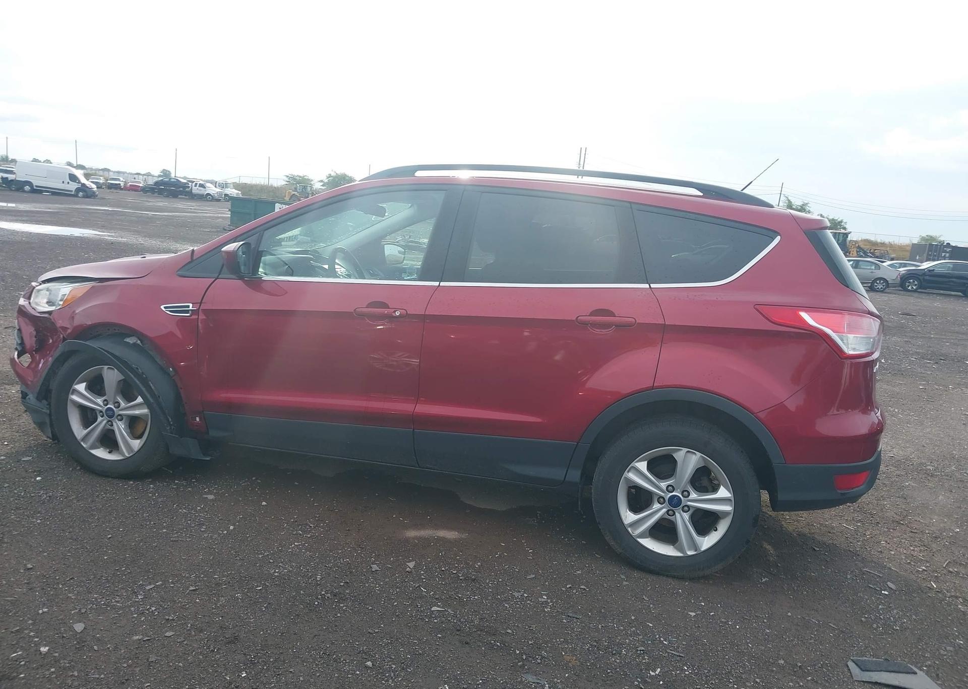2015 FORD ESCAPE SE