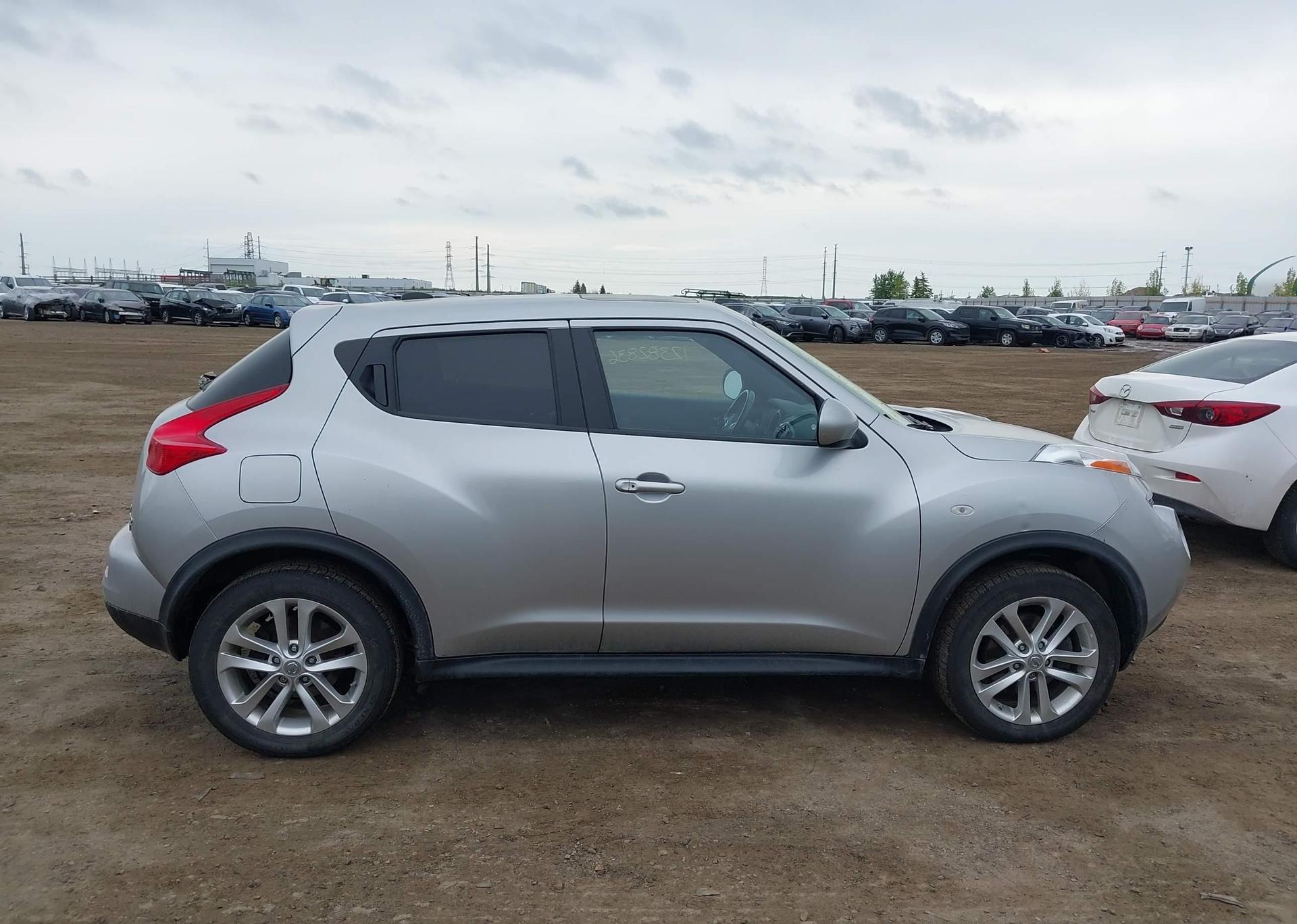 2012 NISSAN JUKE S