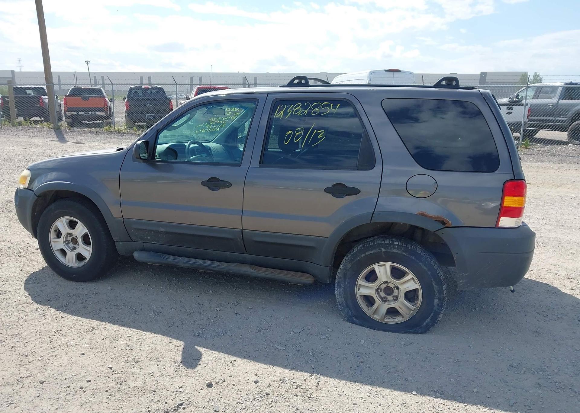 2005 FORD ESCAPE XLT