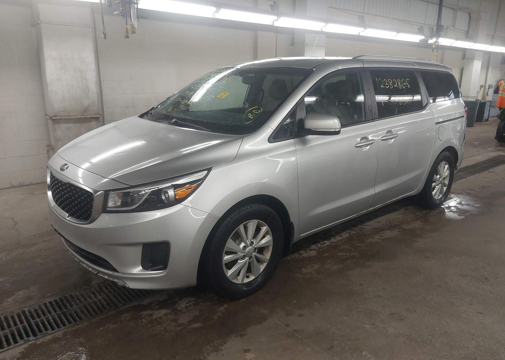 2016 KIA SEDONA LX