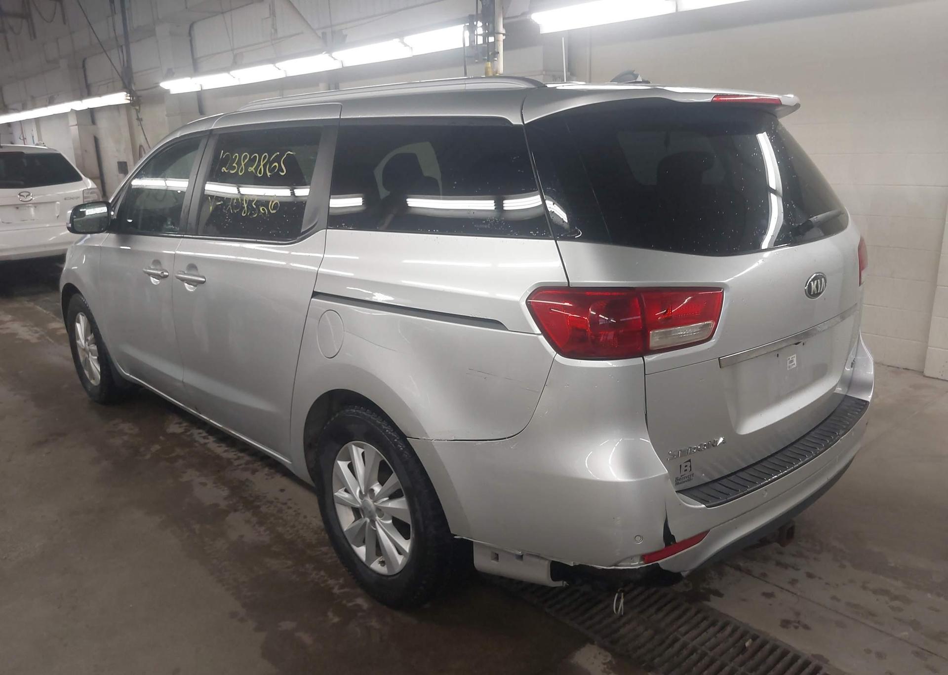 2016 KIA SEDONA LX