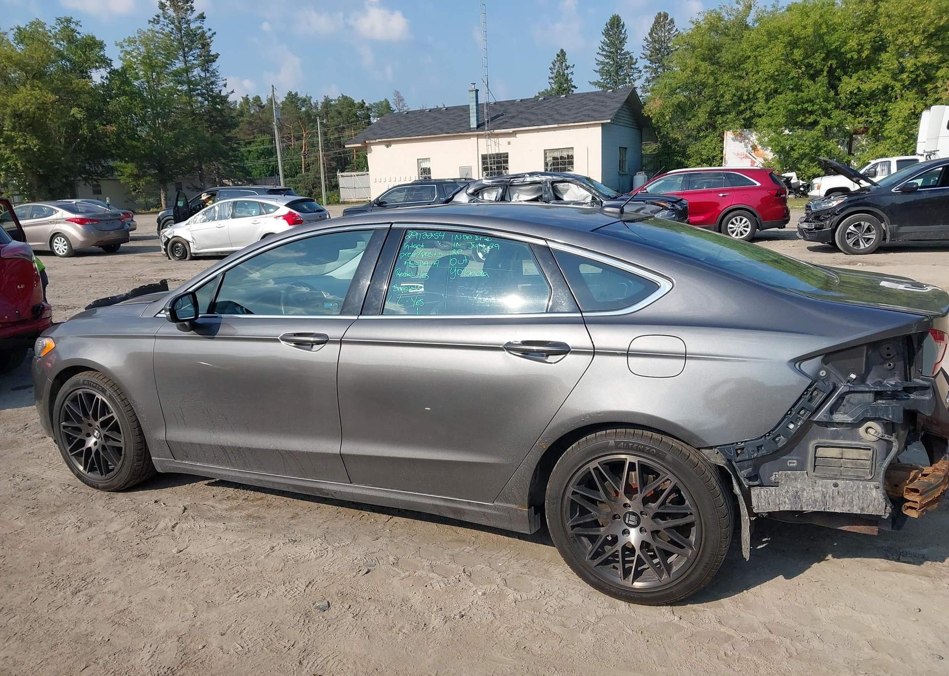 2013 FORD FUSION SE