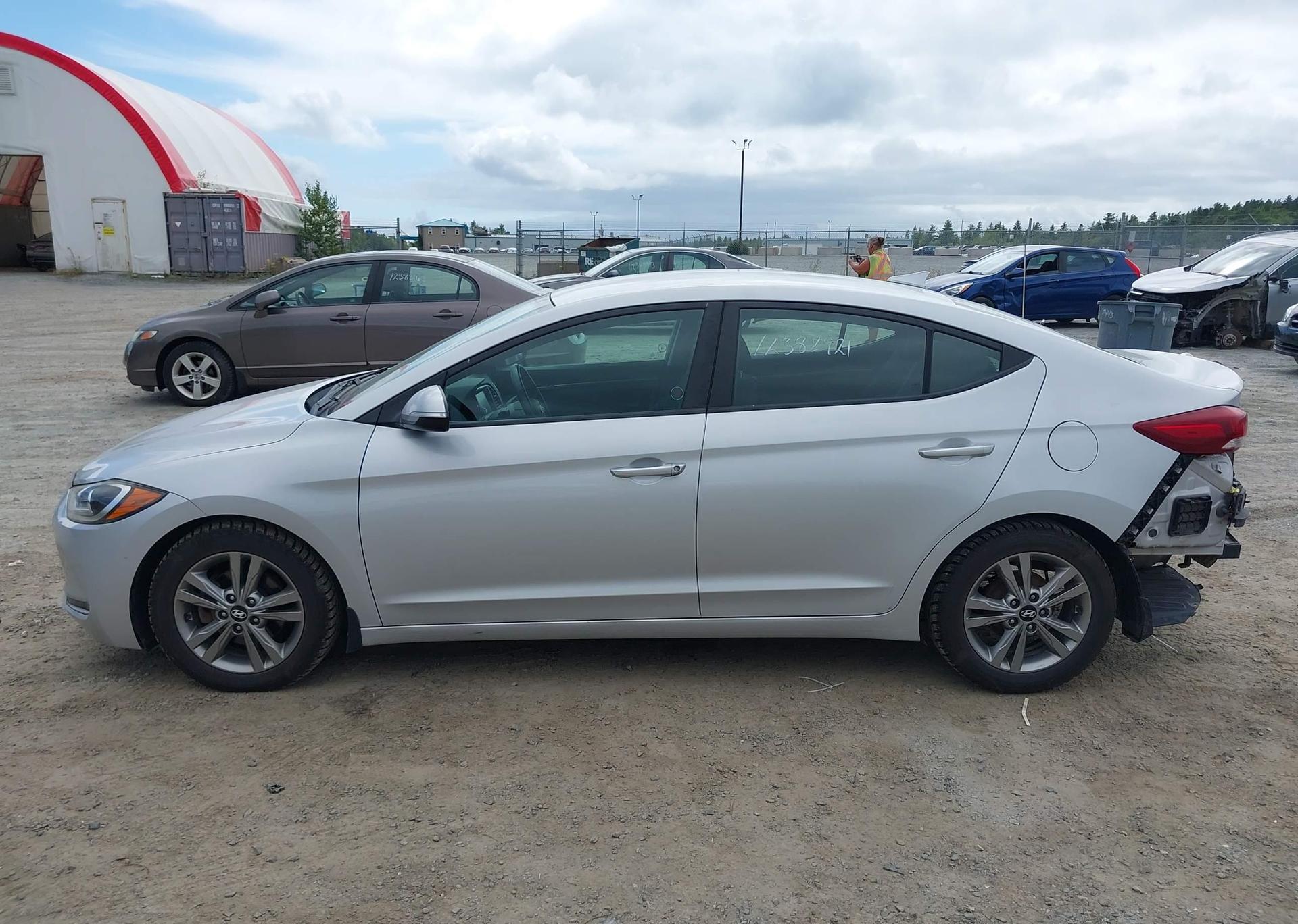 2017 HYUNDAI ELANTRA GL