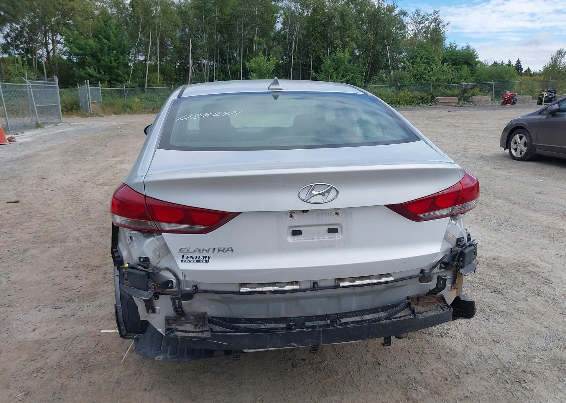 2017 HYUNDAI ELANTRA GL