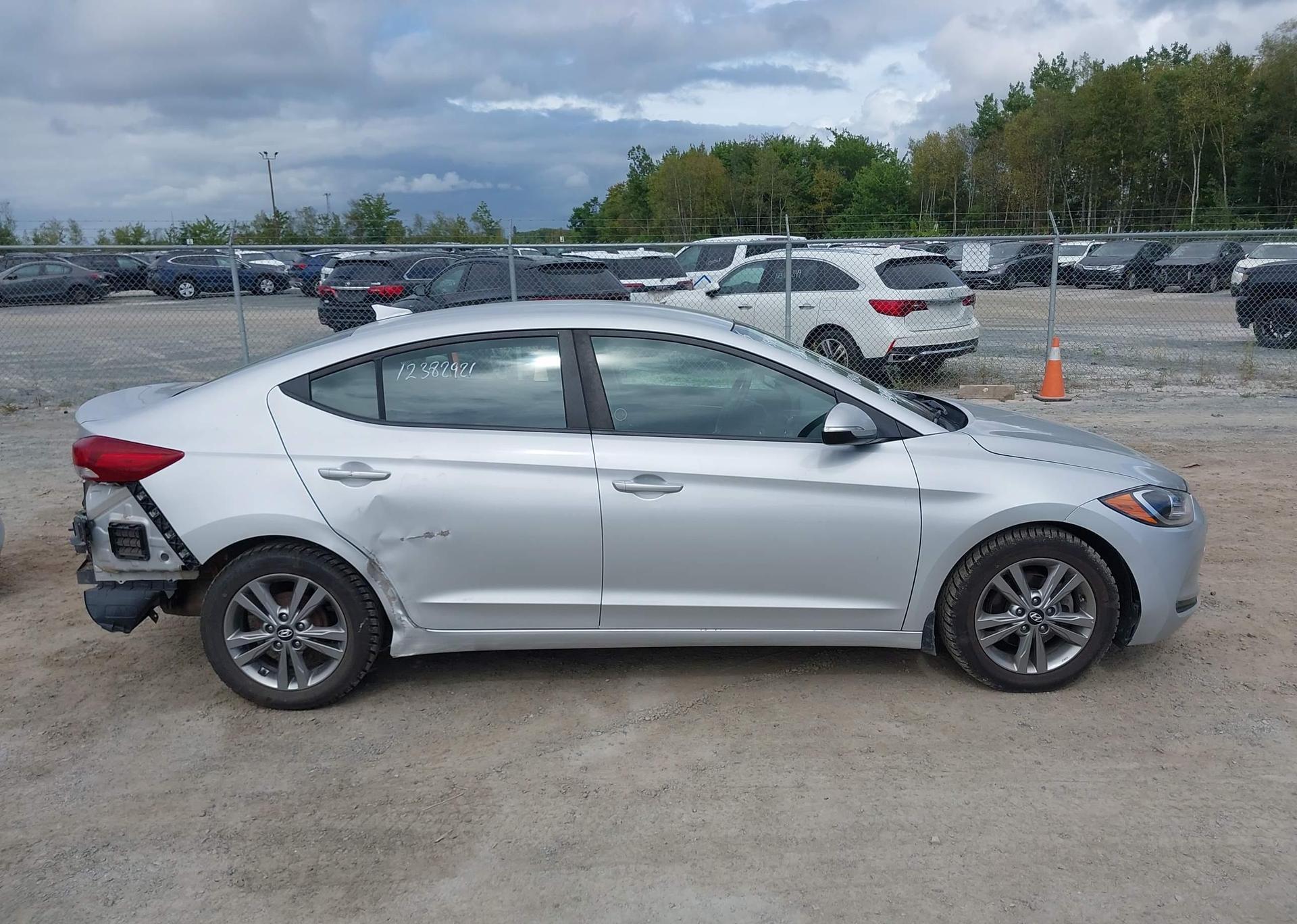 2017 HYUNDAI ELANTRA GL