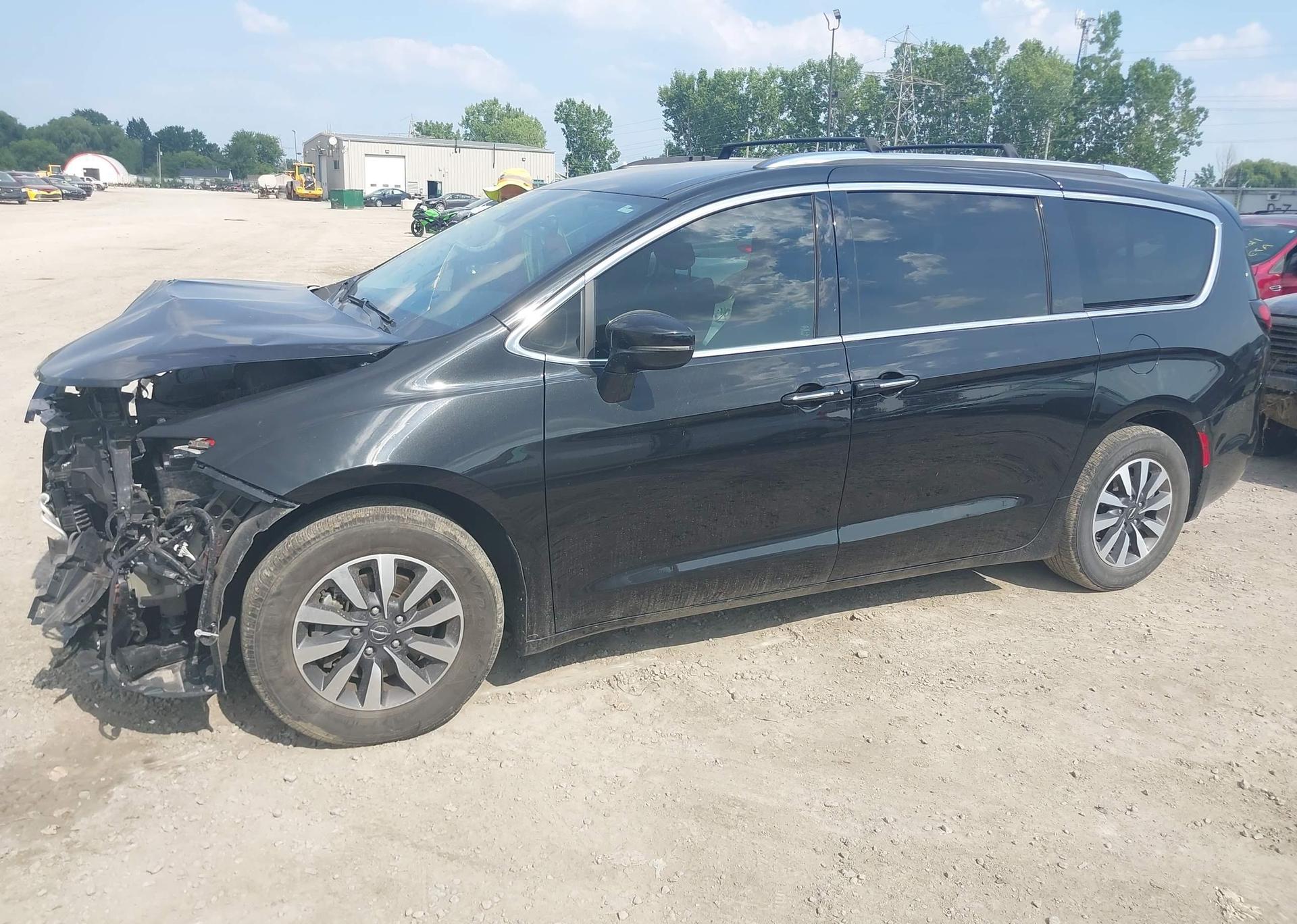2021 CHRYSLER PACIFICA TOURING L PLUS