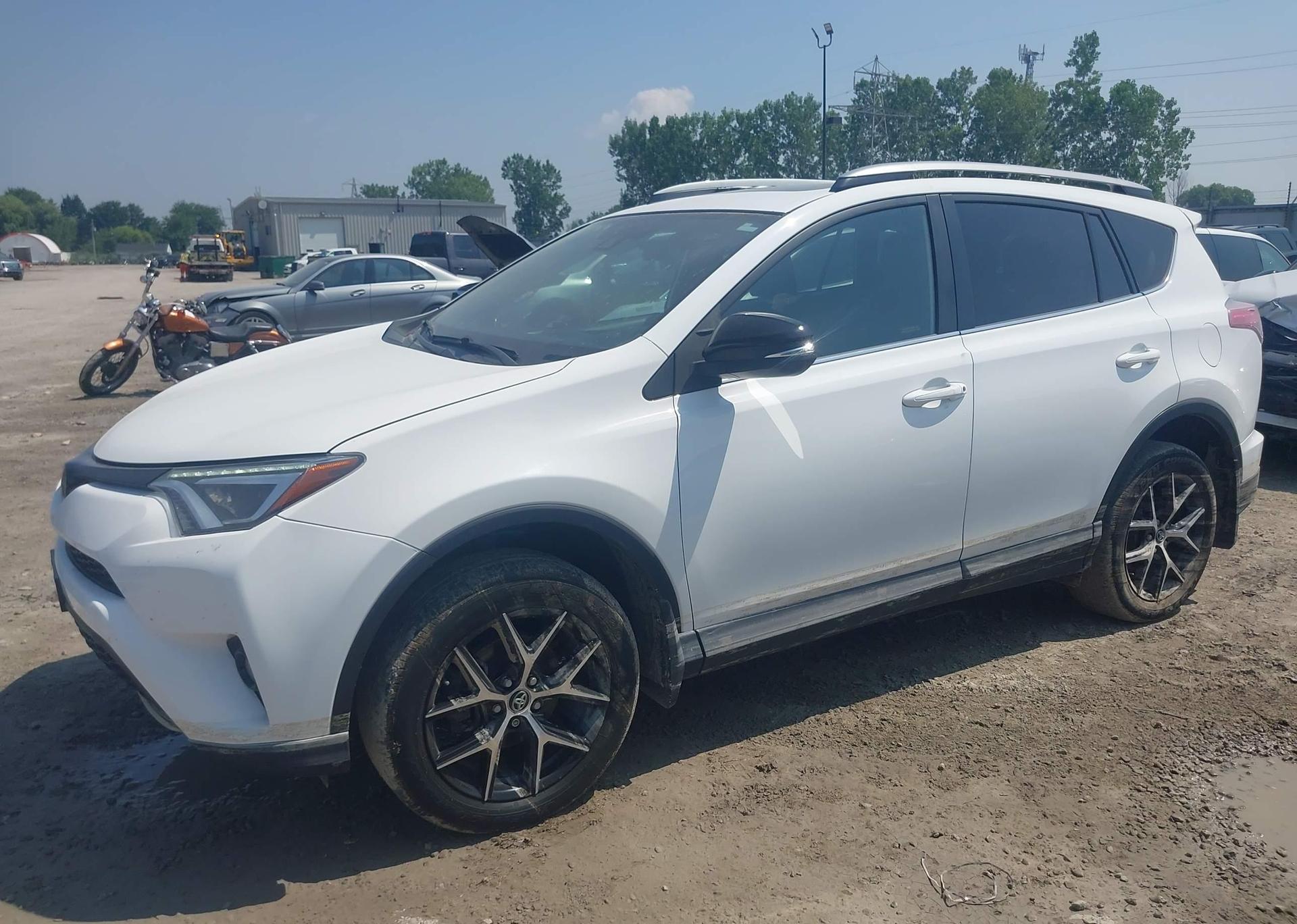 2017 TOYOTA RAV4 SE
