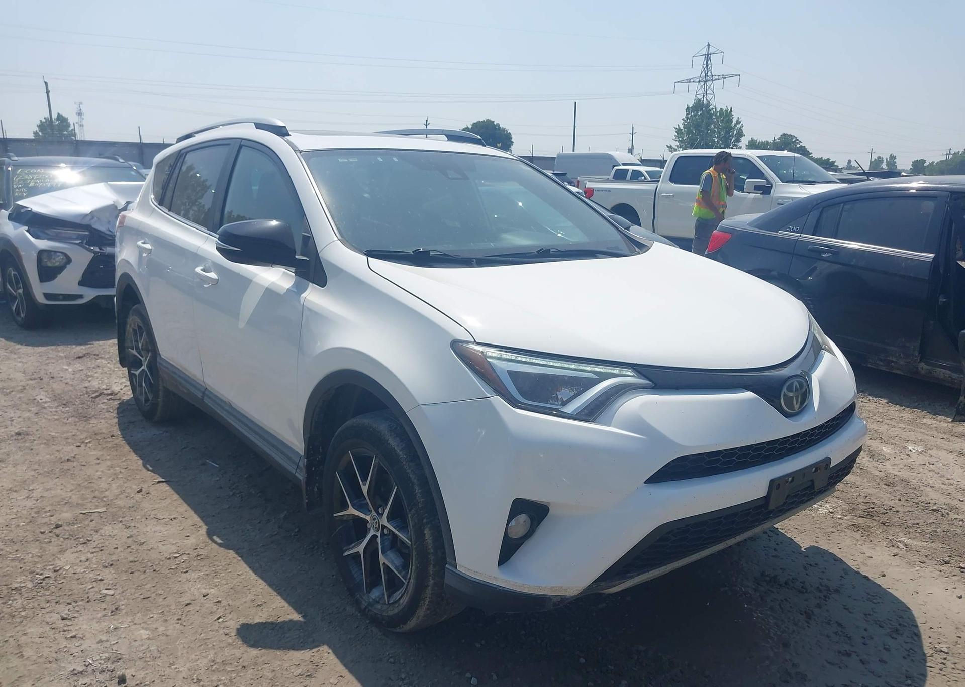 2017 TOYOTA RAV4 SE