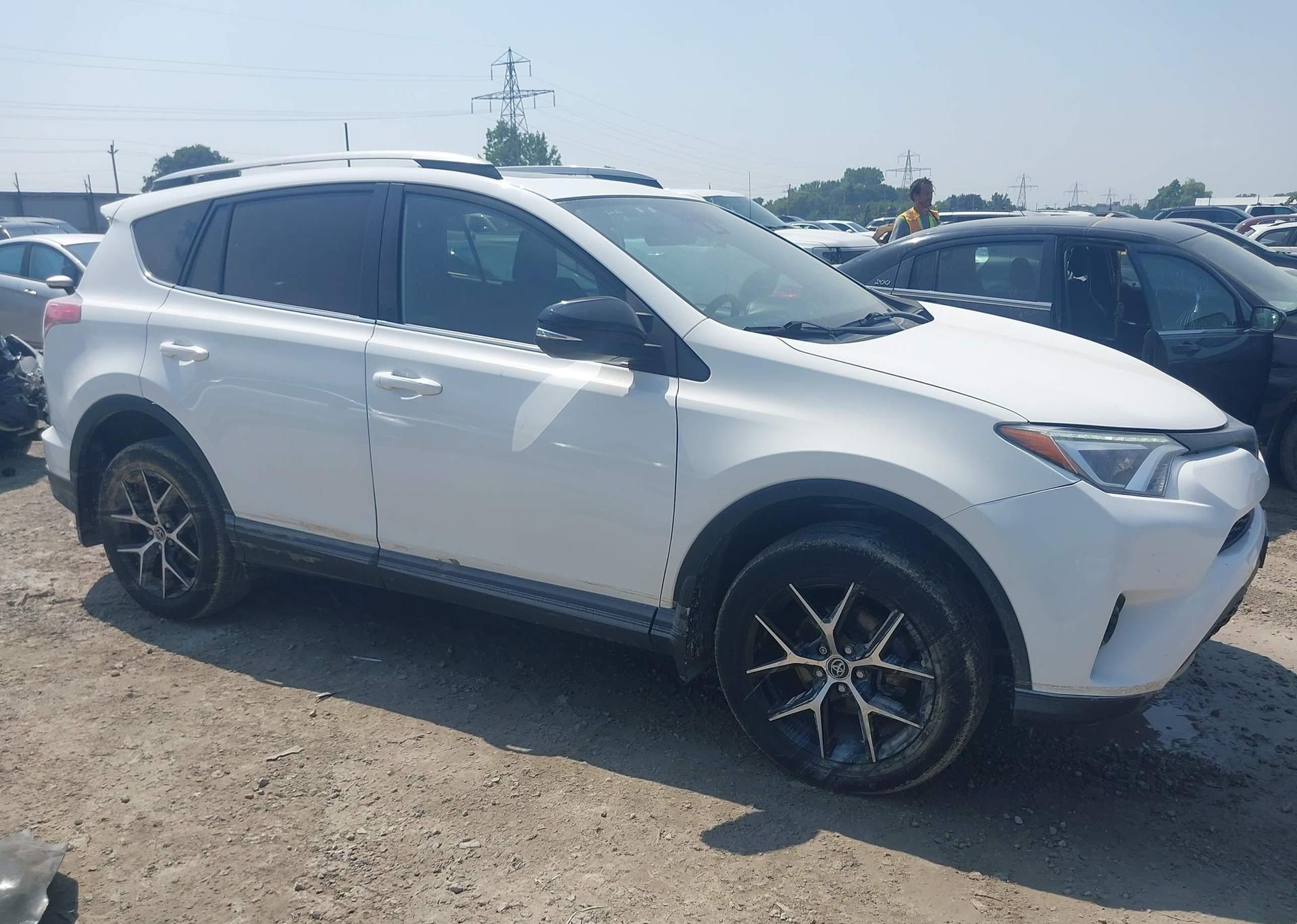 2017 TOYOTA RAV4 SE