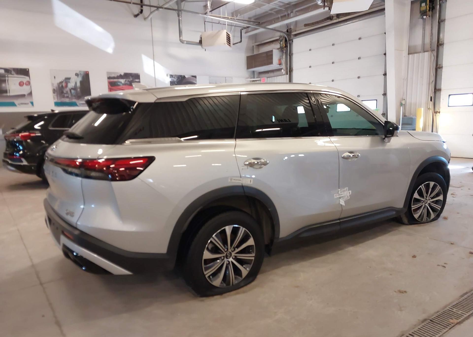 2022 INFINITI QX60 PURE