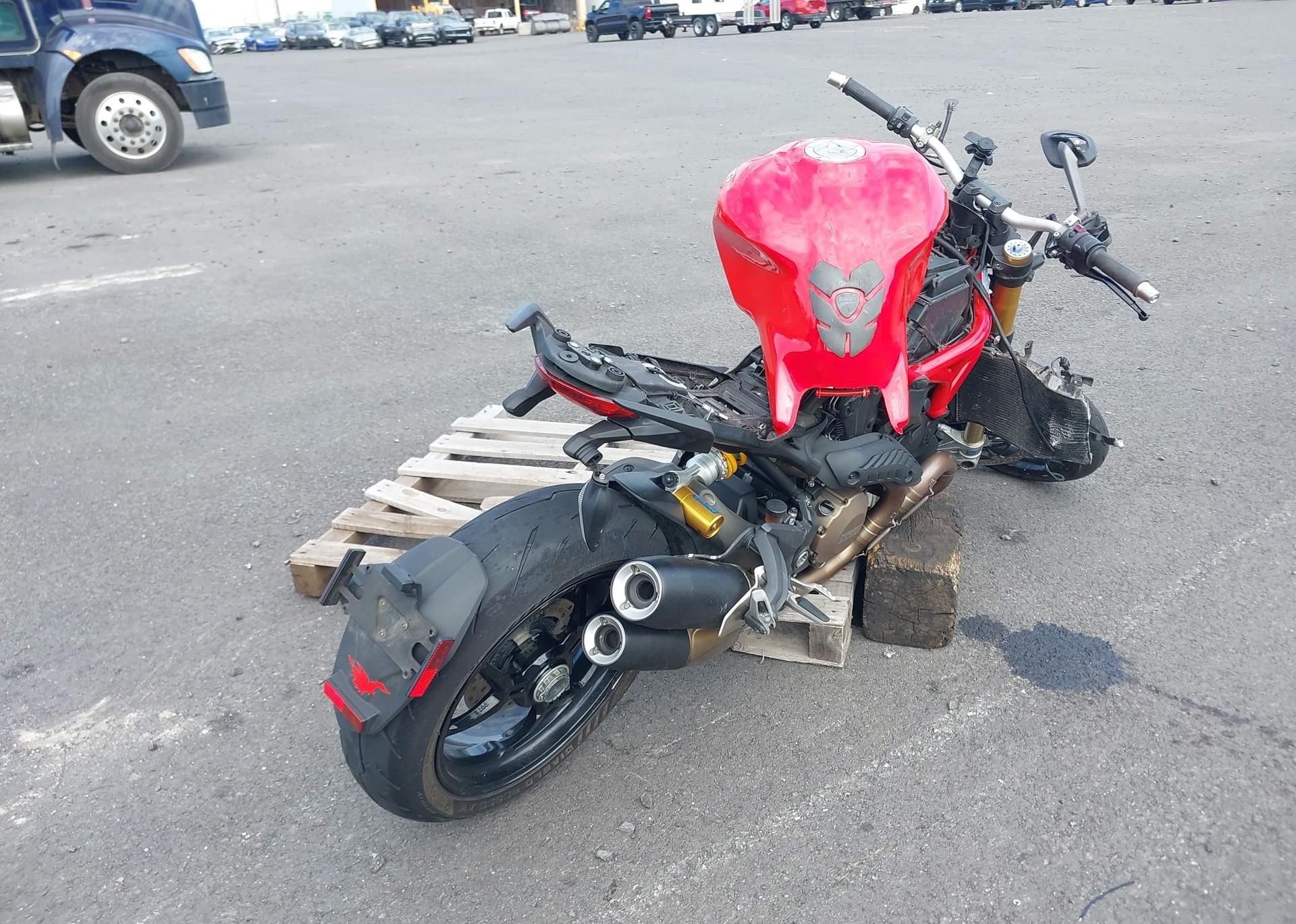 2015 DUCATI MONSTER 1200 S