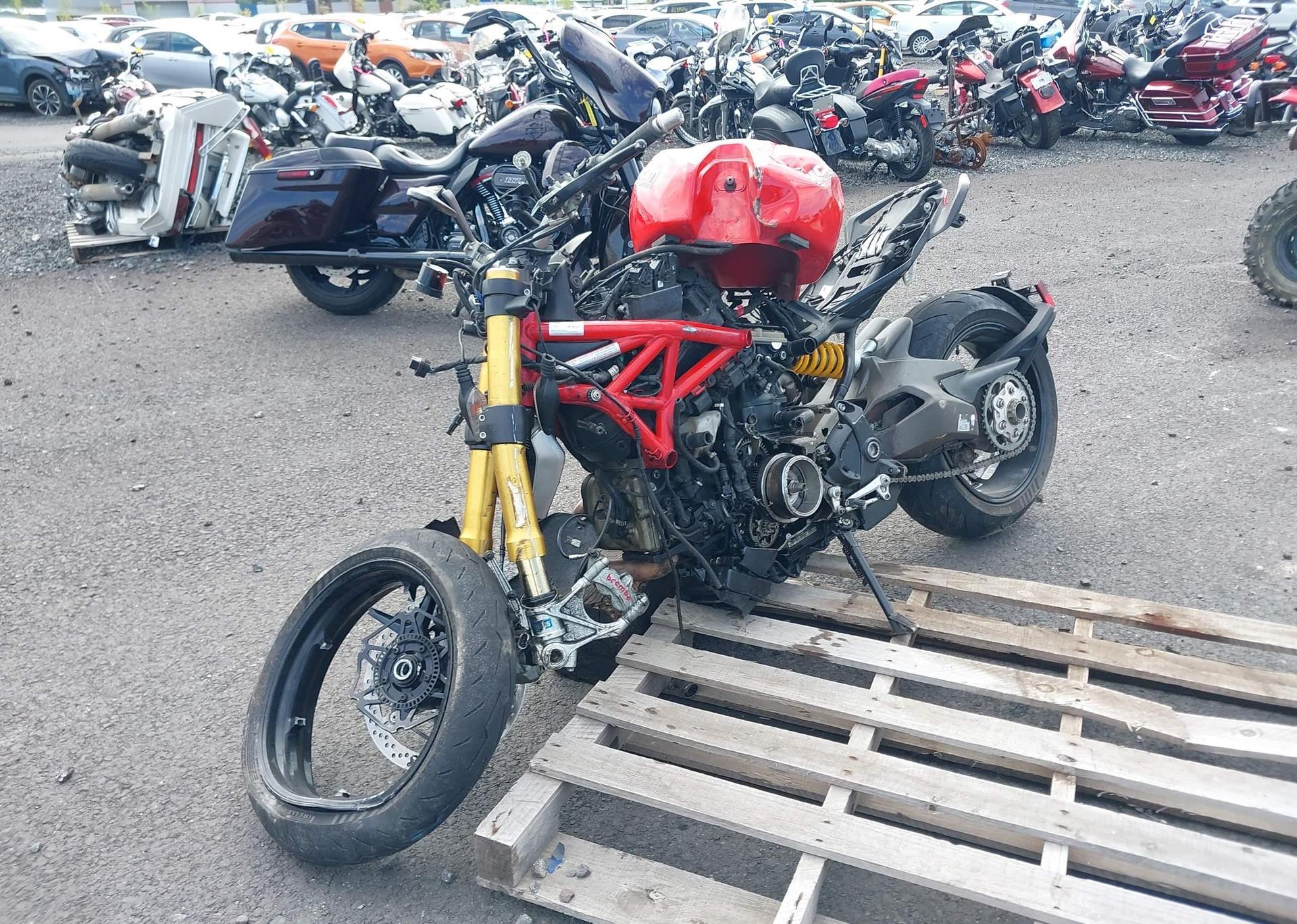 2015 DUCATI MONSTER 1200 S