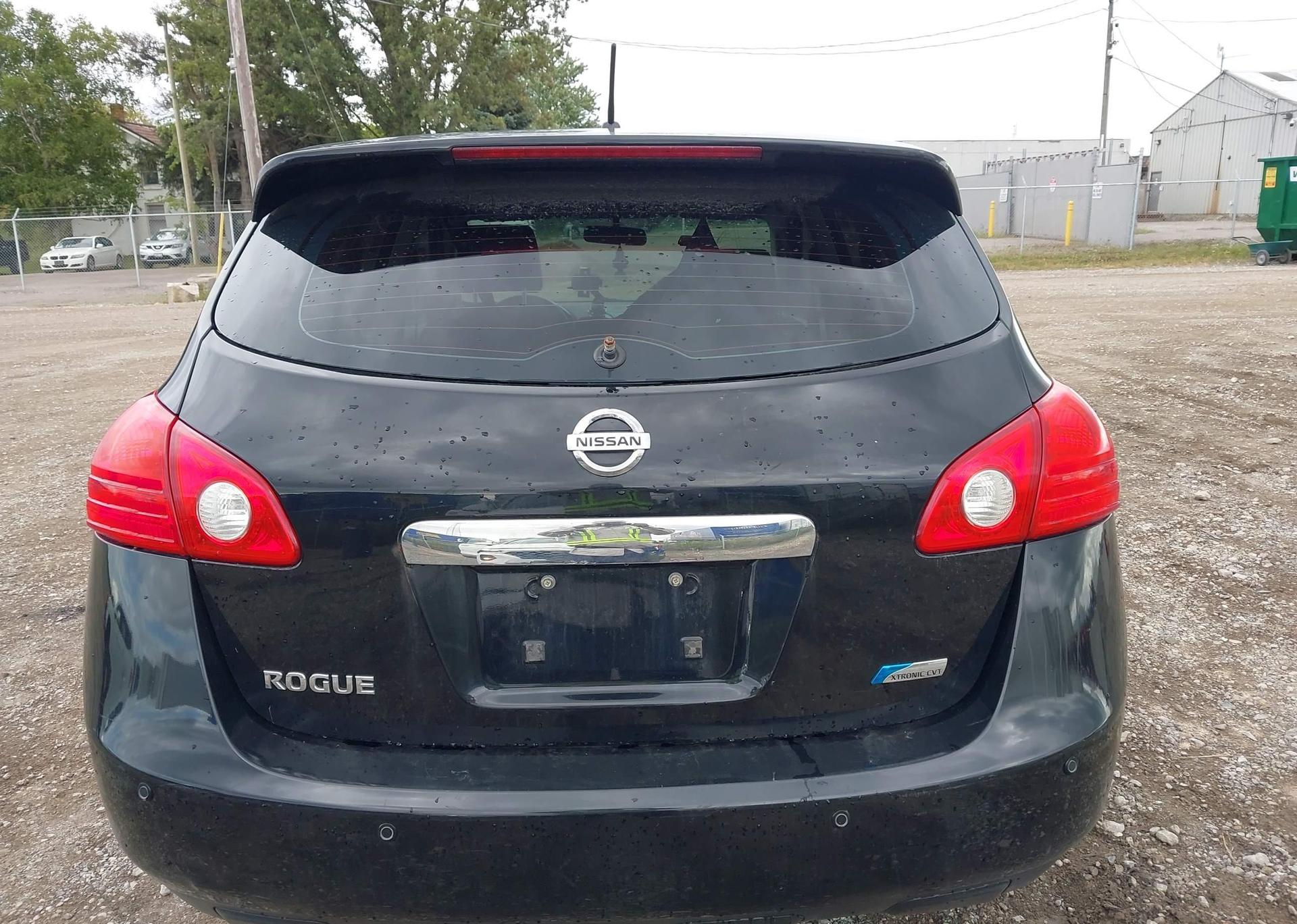 2011 NISSAN ROGUE S