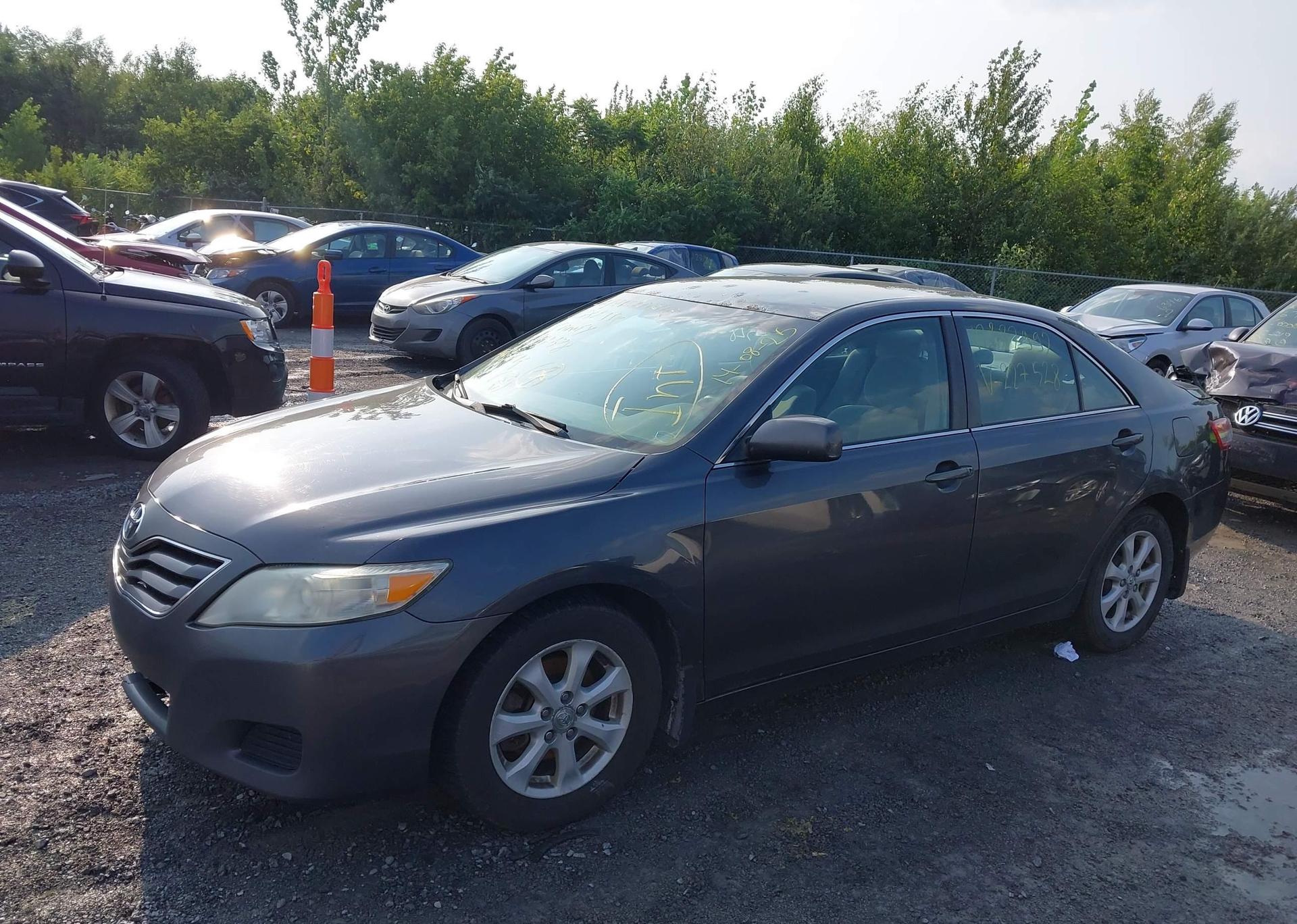 2011 TOYOTA CAMRY LE