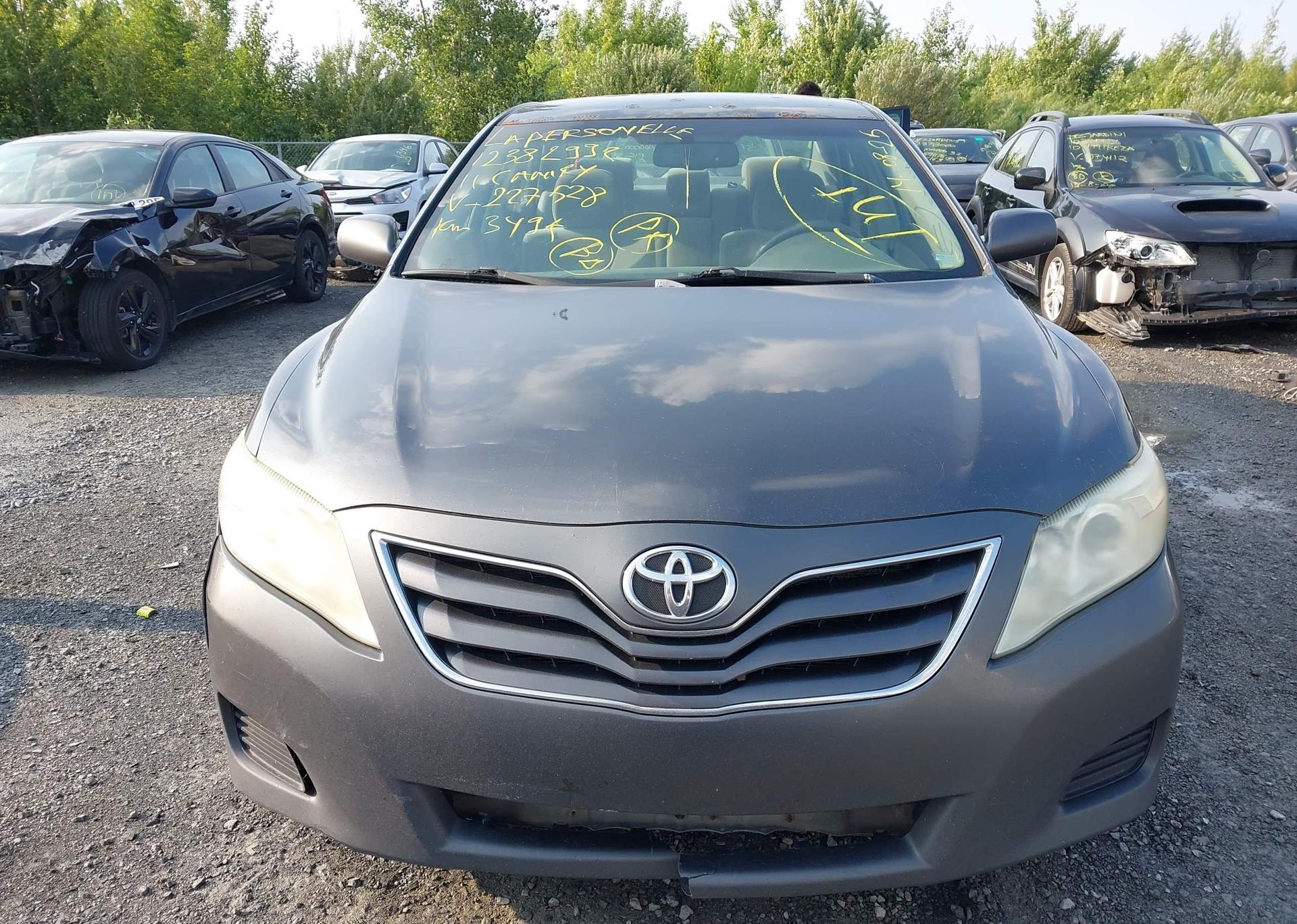 2011 TOYOTA CAMRY LE