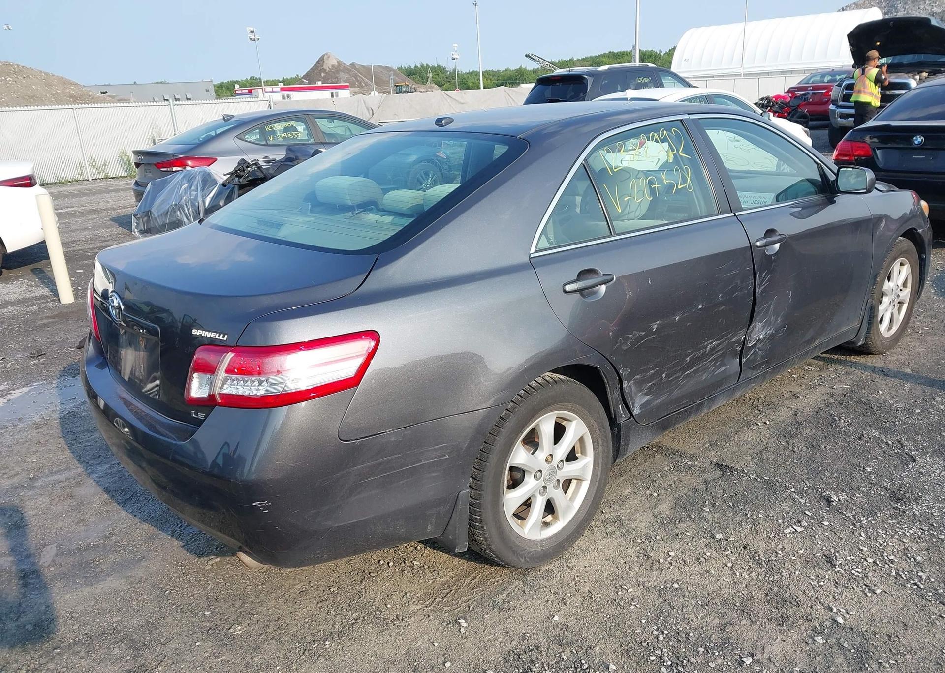 2011 TOYOTA CAMRY LE