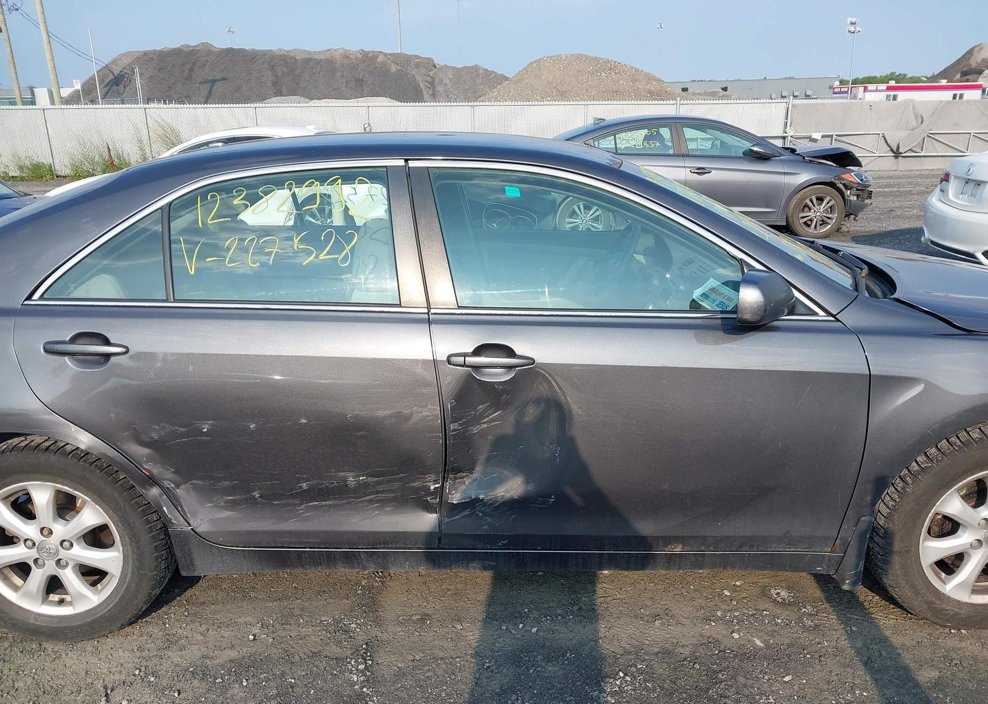 2011 TOYOTA CAMRY LE