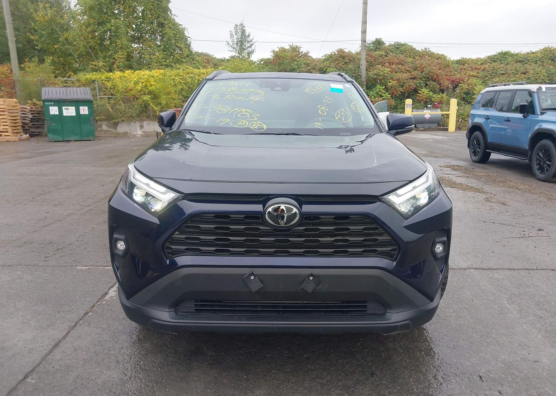 2023 TOYOTA RAV4 XLE