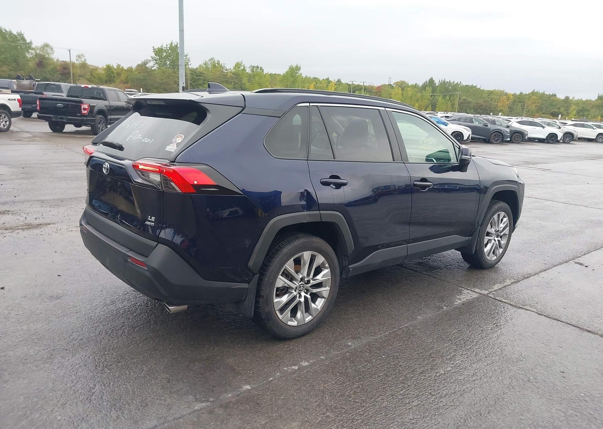 2023 TOYOTA RAV4 XLE