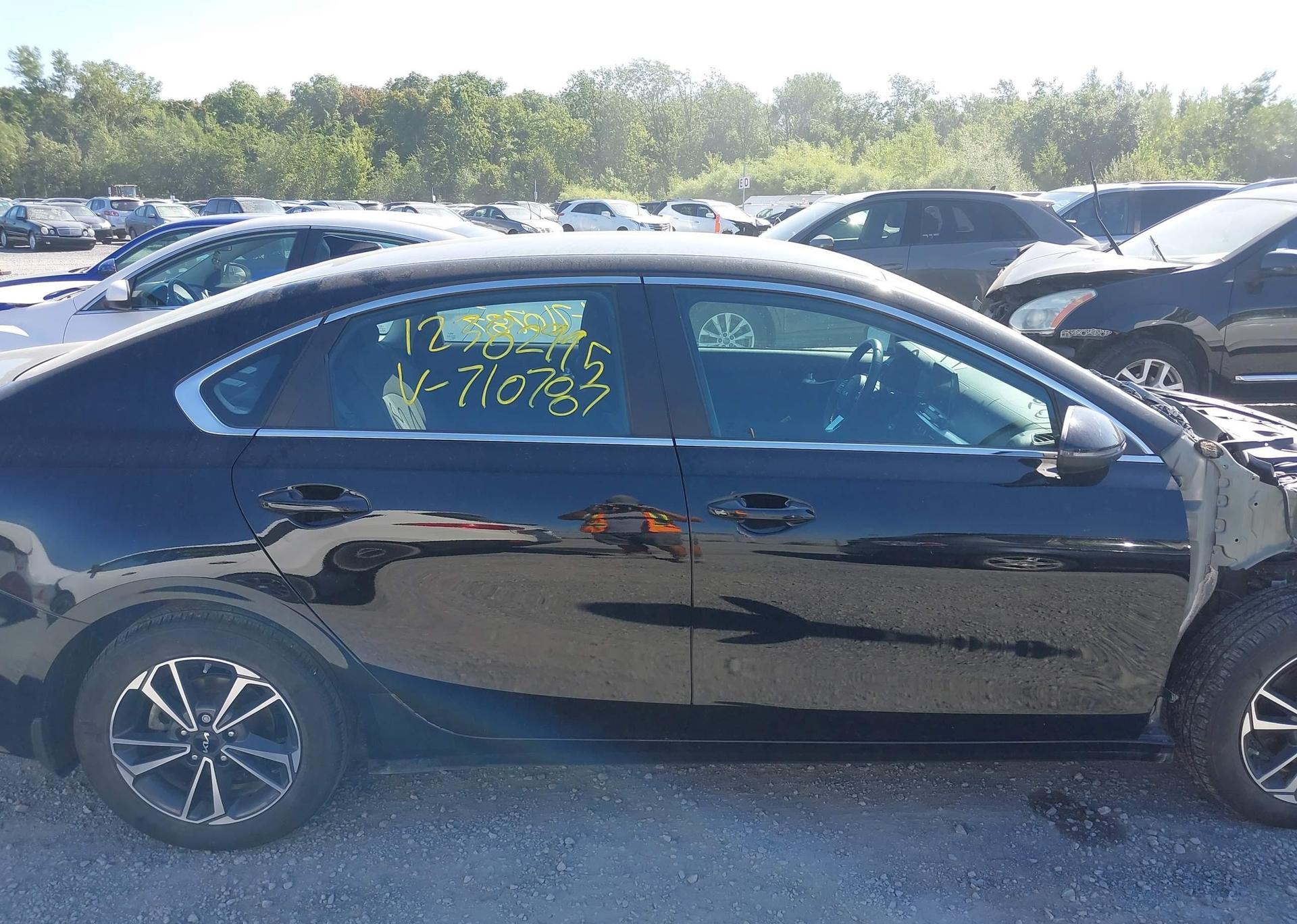 2023 KIA FORTE EX
