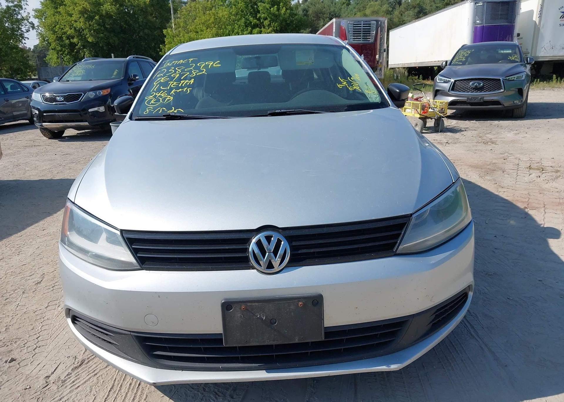 2011 VOLKSWAGEN JETTA S