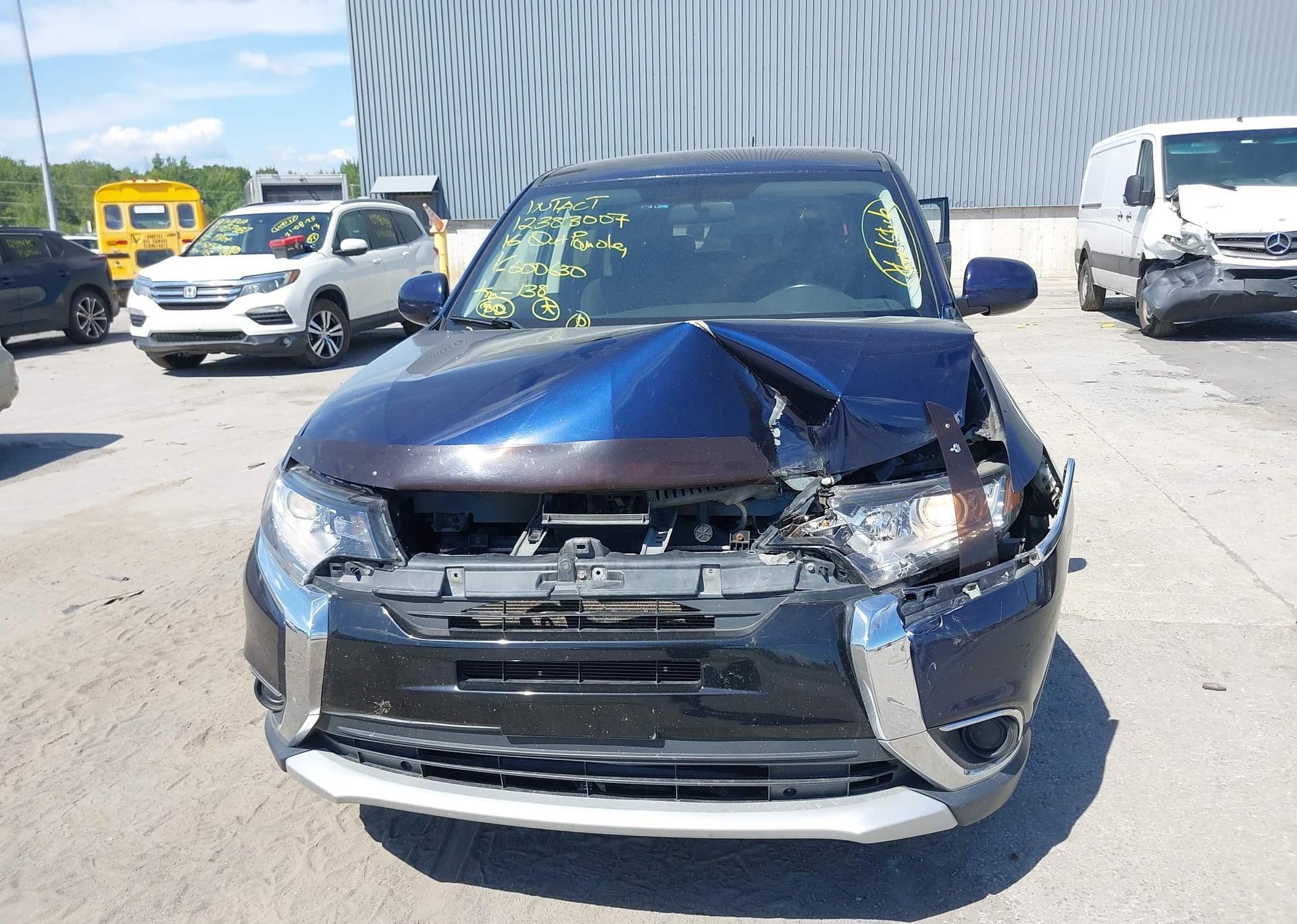 2016 MITSUBISHI OUTLANDER ES