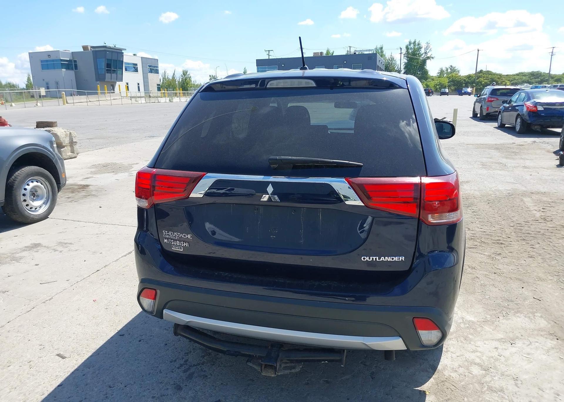 2016 MITSUBISHI OUTLANDER ES