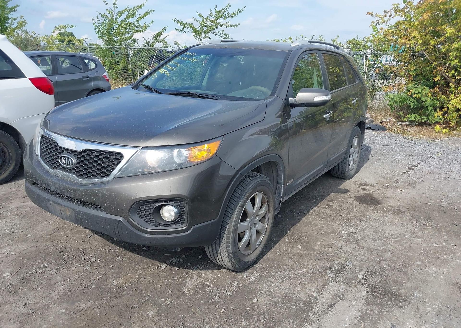 2012 KIA SORENTO LX