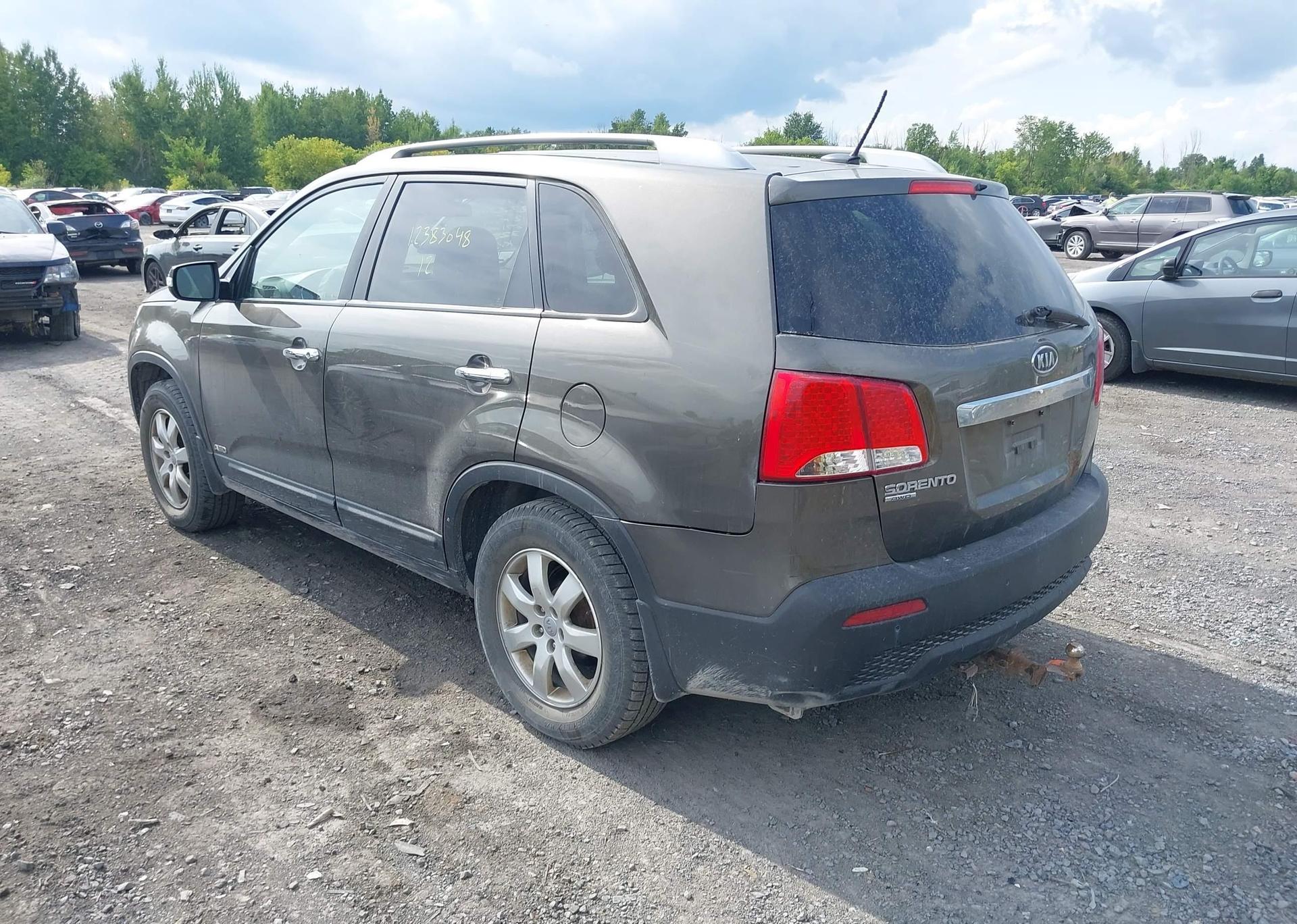 2012 KIA SORENTO LX