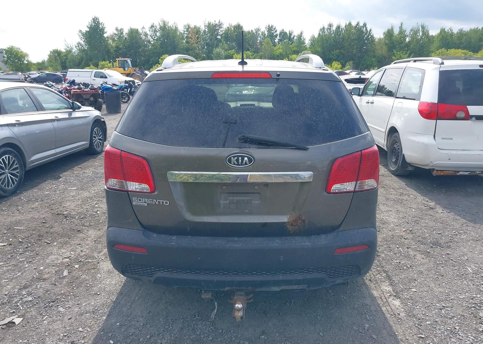 2012 KIA SORENTO LX