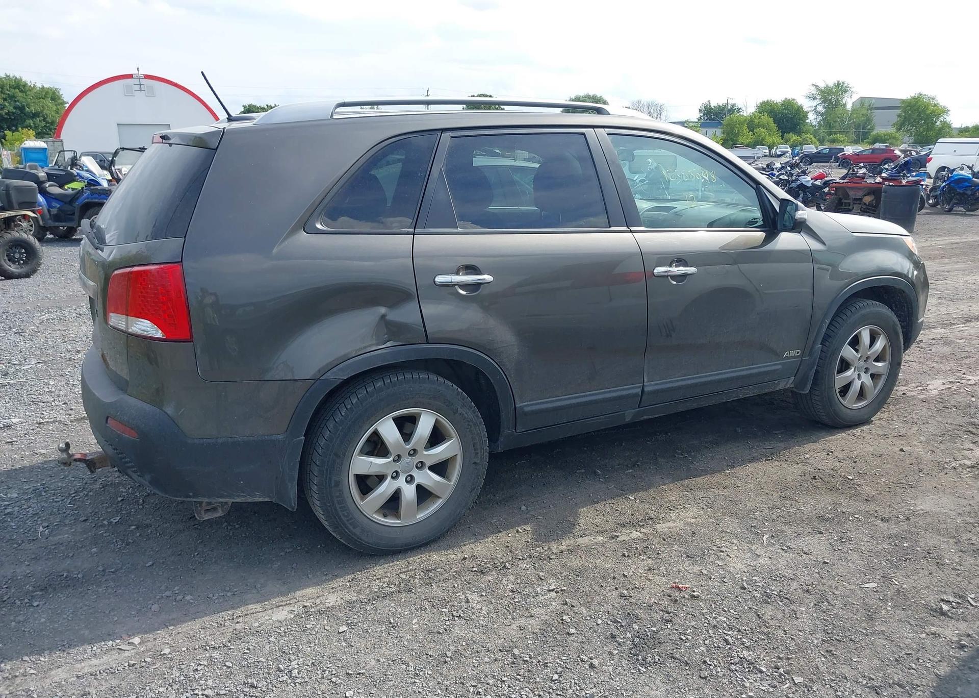 2012 KIA SORENTO LX