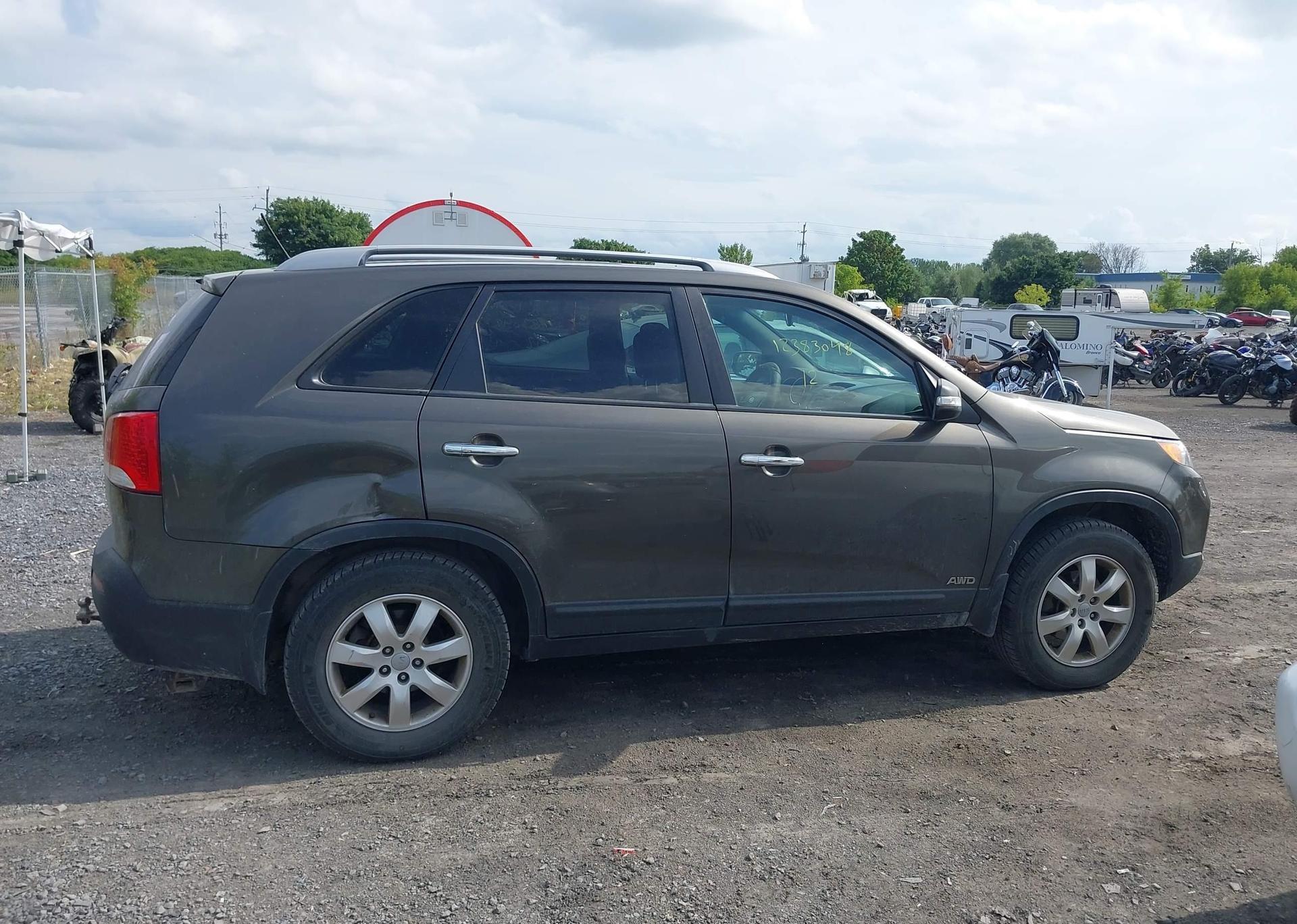 2012 KIA SORENTO LX