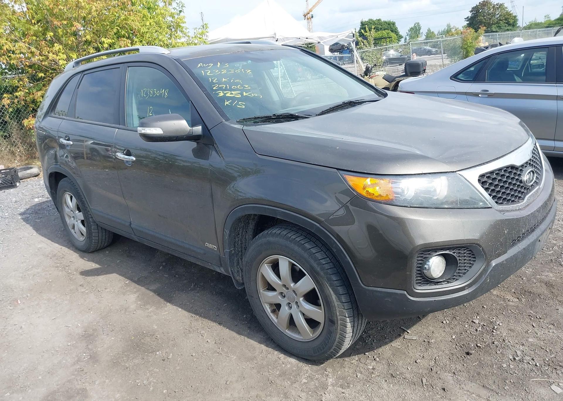 2012 KIA SORENTO LX