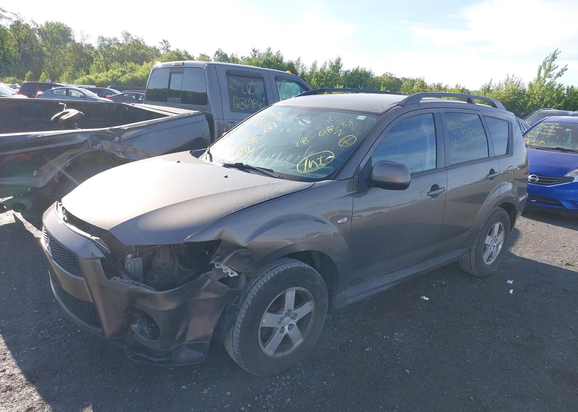 2012 MITSUBISHI OUTLANDER ES