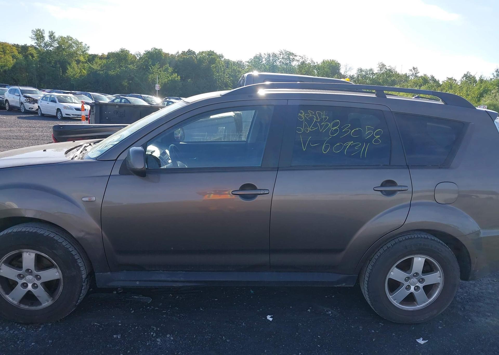 2012 MITSUBISHI OUTLANDER ES
