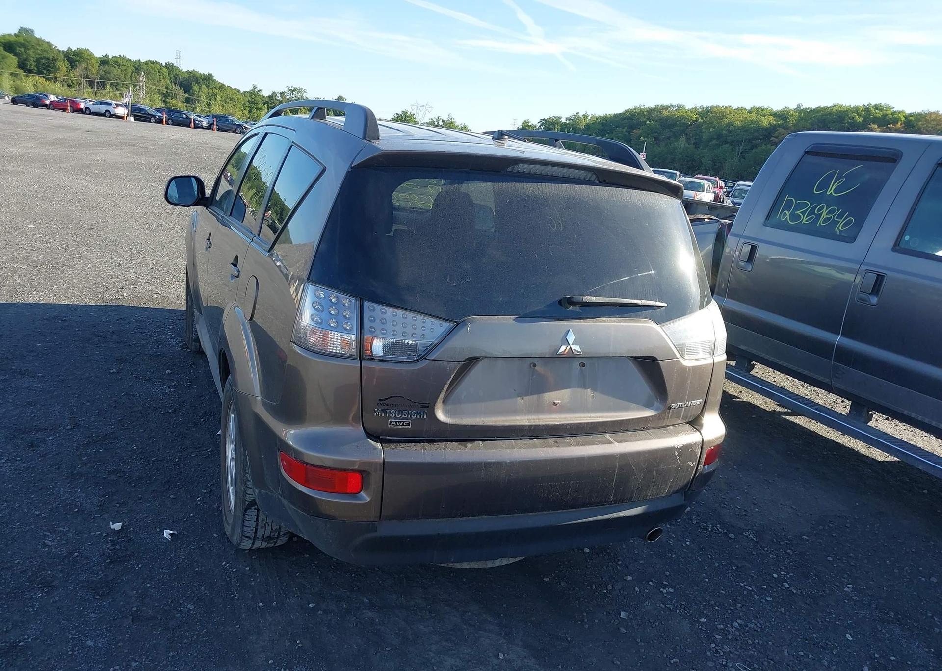 2012 MITSUBISHI OUTLANDER ES